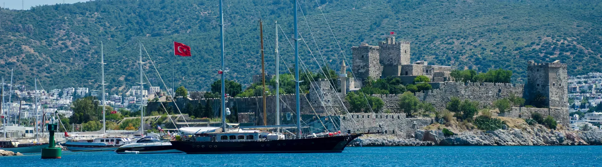 Bodrum Kalesi ve limandaki tekneler, Gaziantep - Bodrum otobüs bileti kapak görseli