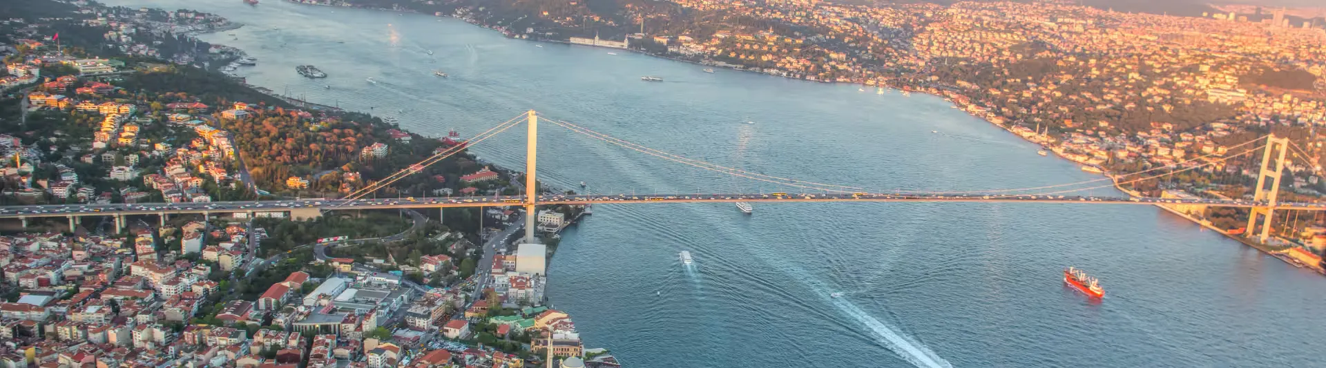 İstanbul Boğazı'nın ve iki yakayı birleştiren köprünün tepeden görünümü, Bodrum - İstanbul otobüs bileti kapak görseli