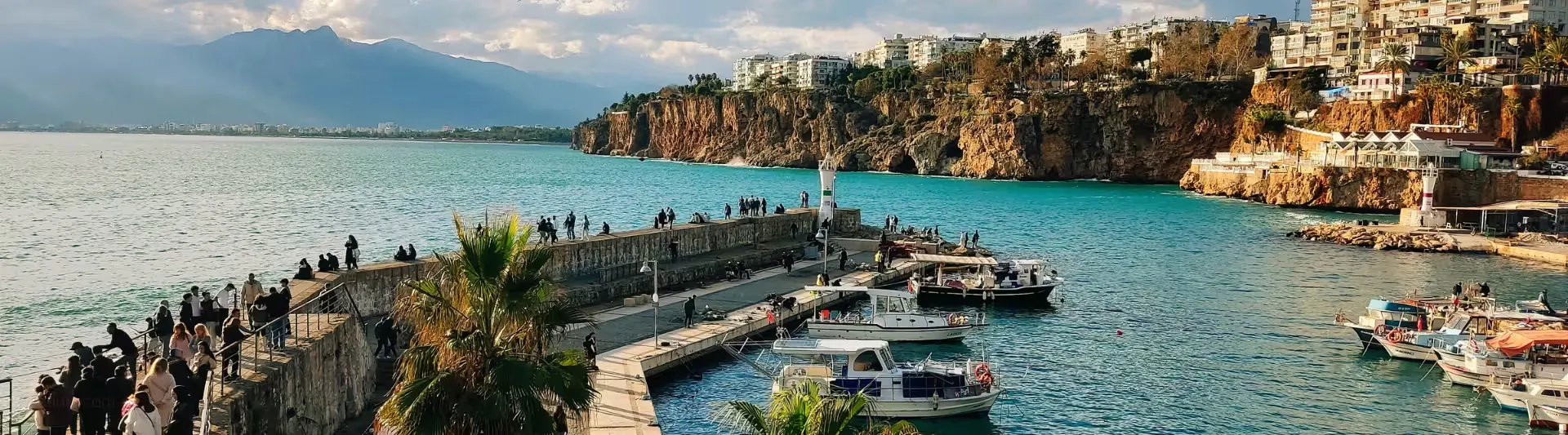 Antalya Kaleiçi ve yat limanı manzarası - Antalya uçak bileti