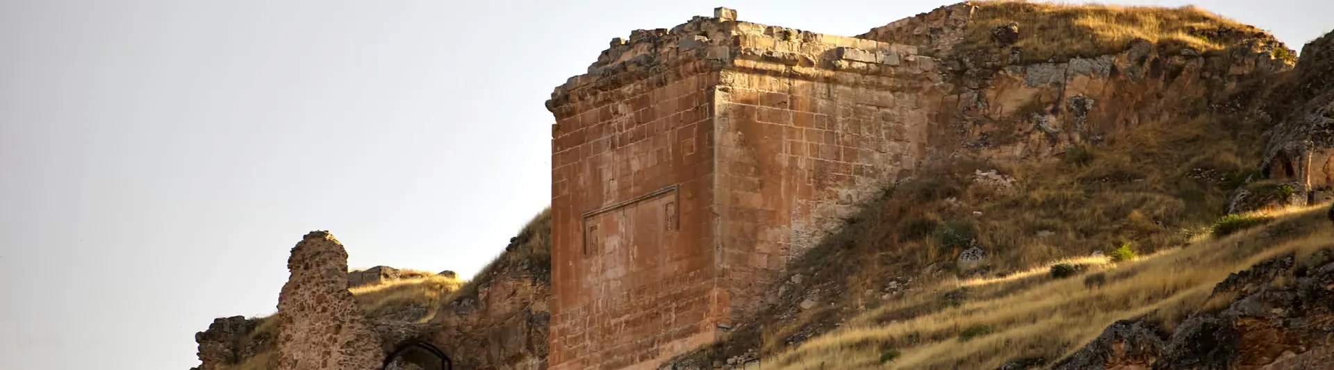 Gaziantep'teki tarihi Rumkale, Eskişehir - Gaziantep otobüs bileti kapak görseli