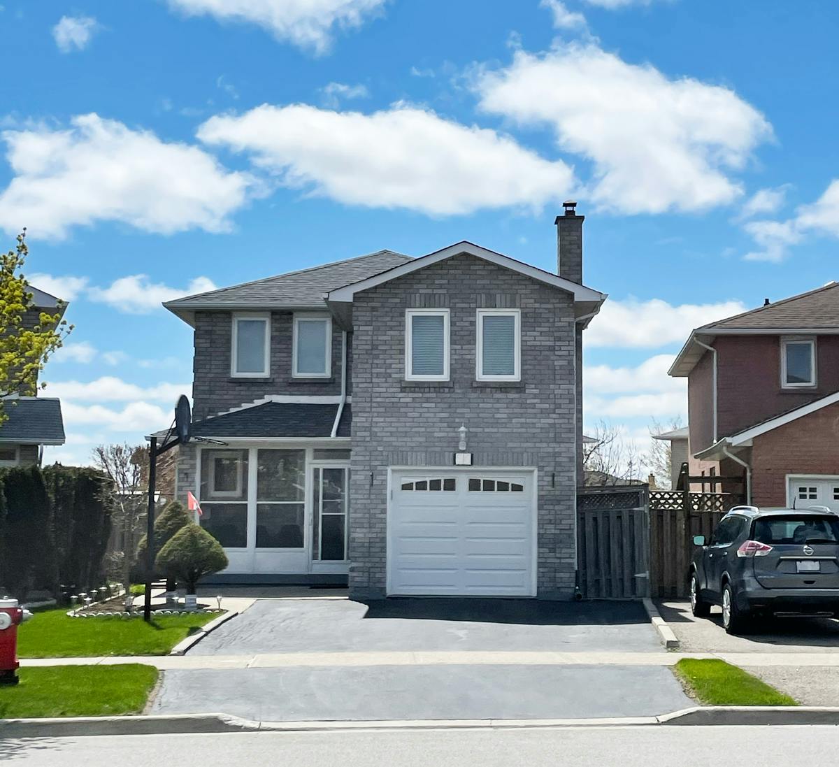 Book a free consultation Houses in Brampton, Ontario
