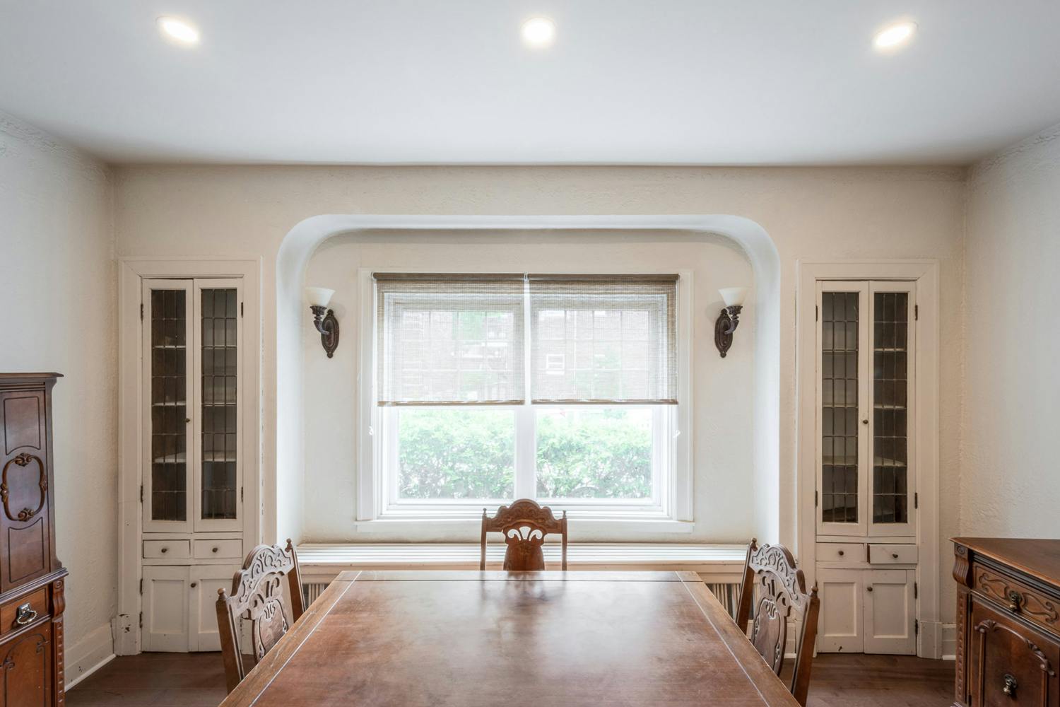 Dining room with new soundproof ceiling Dining room with new soundproof ceiling