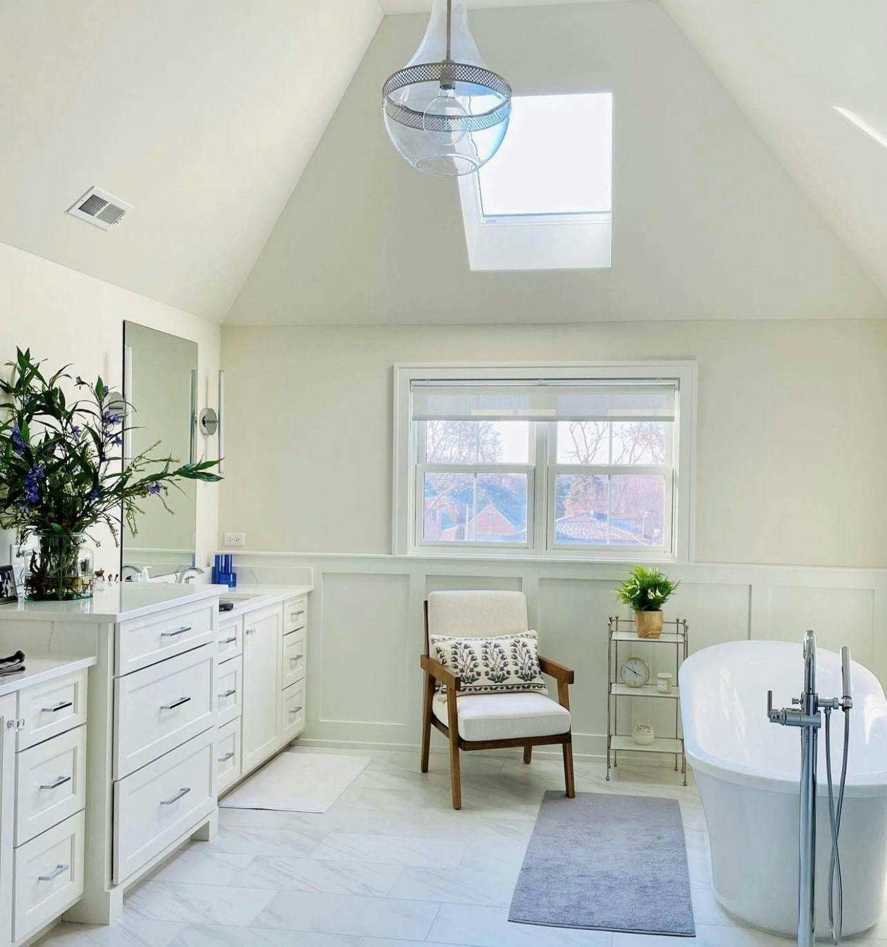 Light and airy bathroom with warm neutral tones