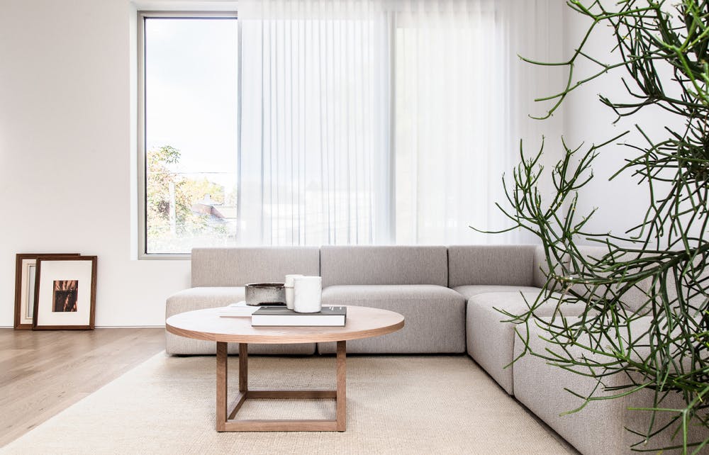 Modern living room by élément de base Modern living room