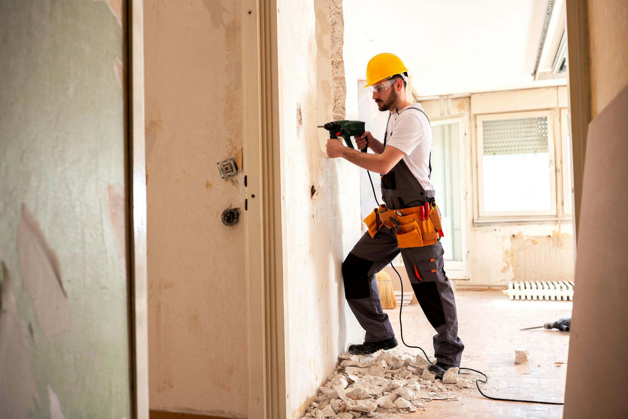 Préoccupations de sécurité Travailleur de la construction sur le chantier