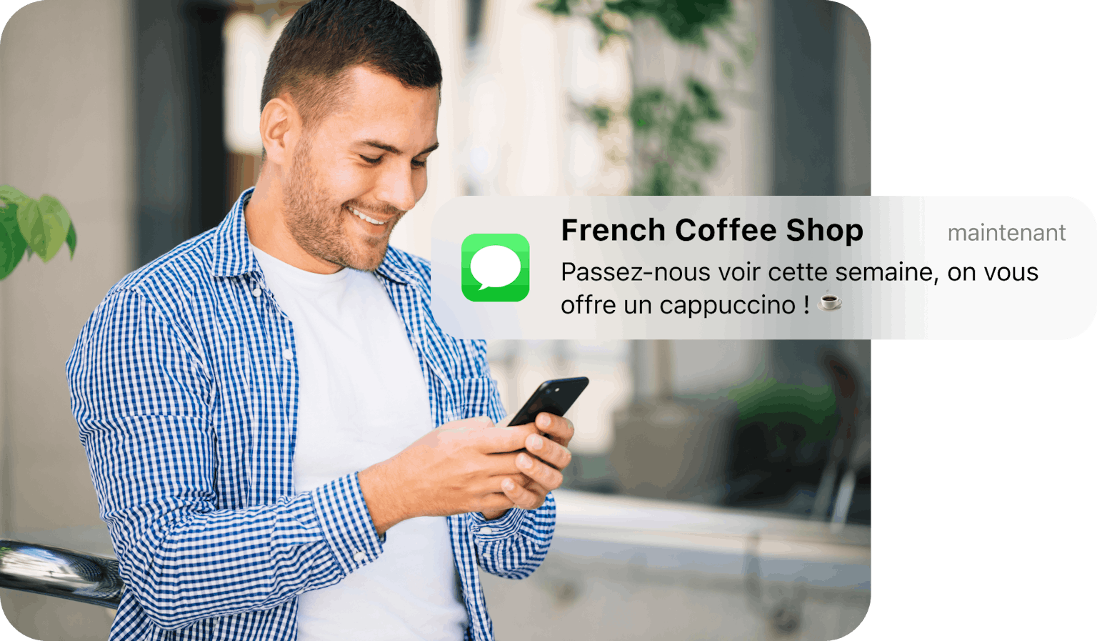 Client qui reçoit un sms marketing ciblé
