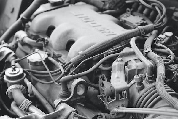 Photo by Jorge César on Unsplash - Car Engine 