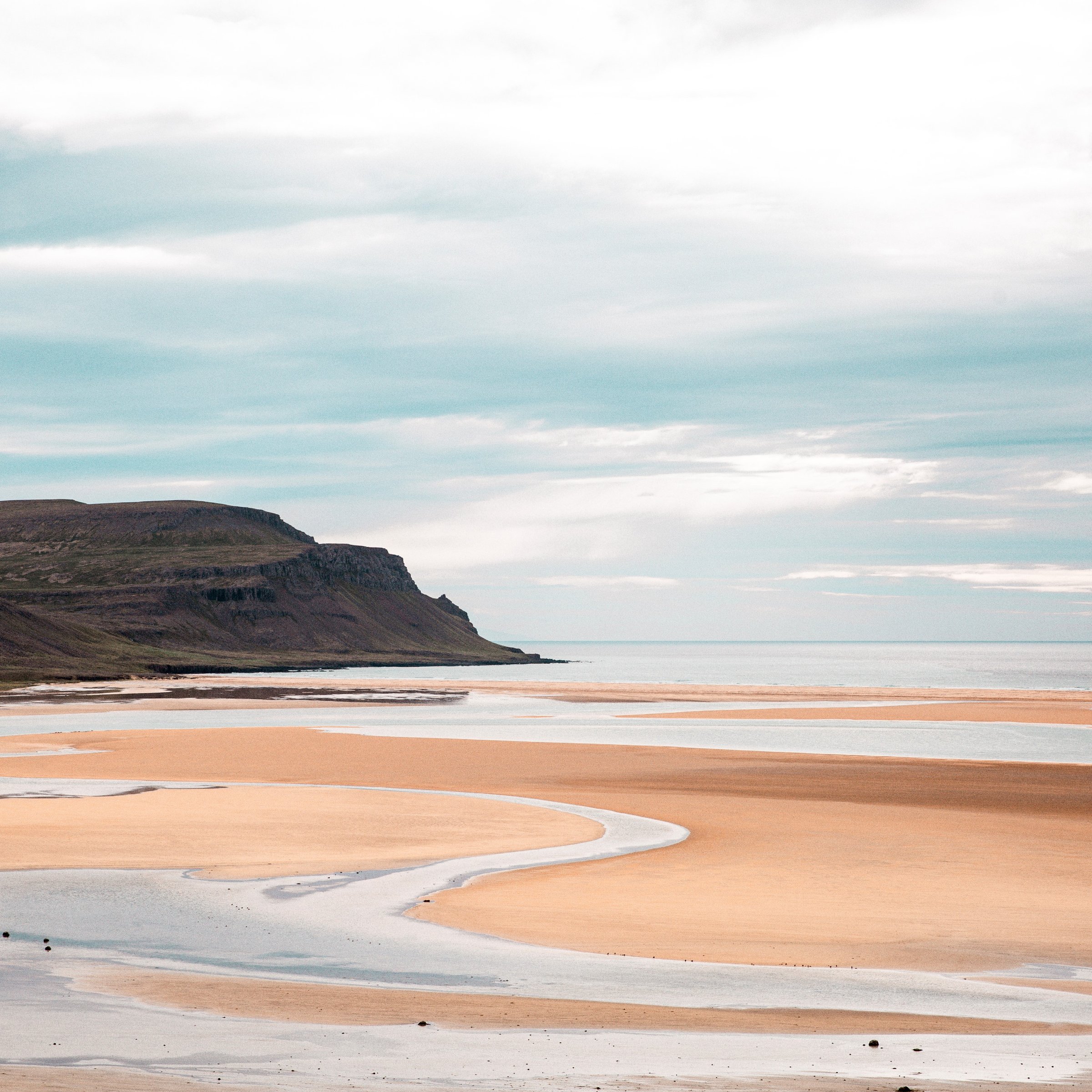 Húðvörur í smærri umbúðum sem henta vel í ferðalagið.