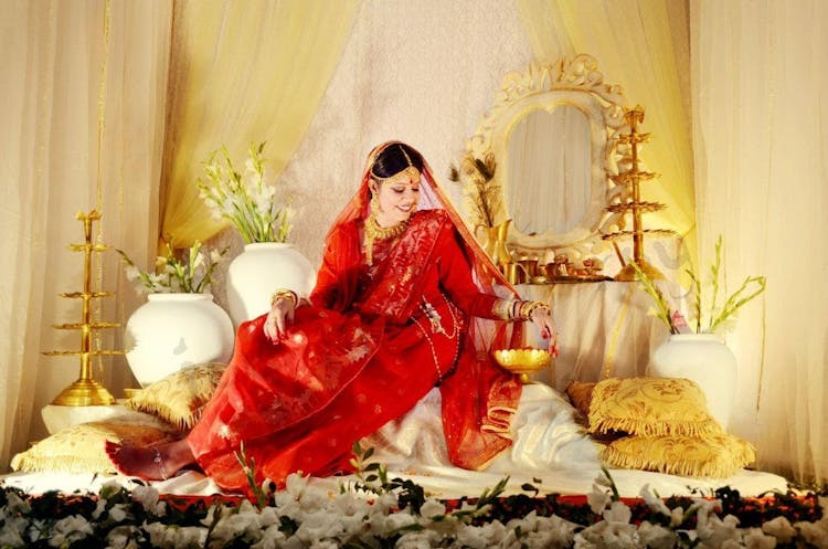 bridal photoshoot pose