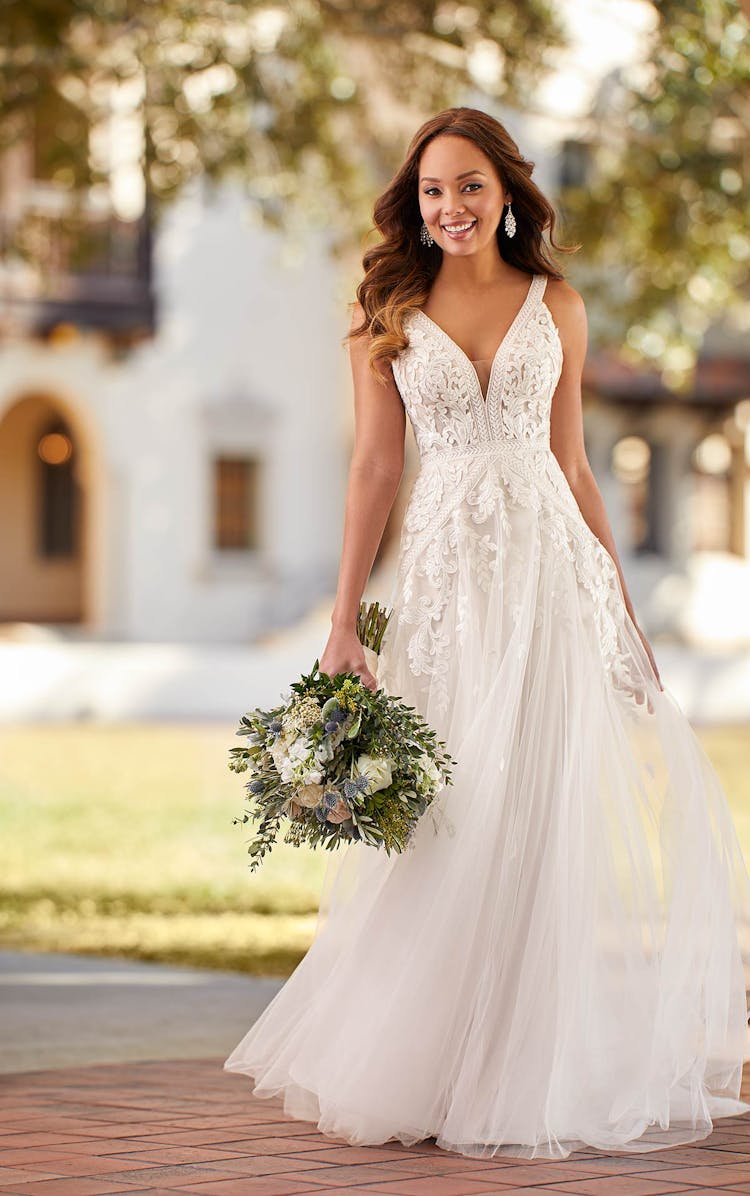 Glamorous wedding outfits for brides