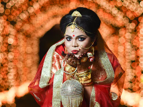 bengali bride photoshoot pose