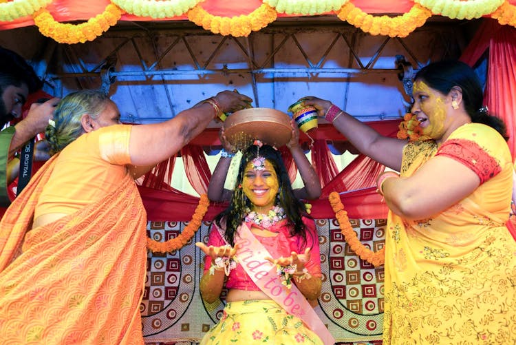 latest poses for haldi ceremony