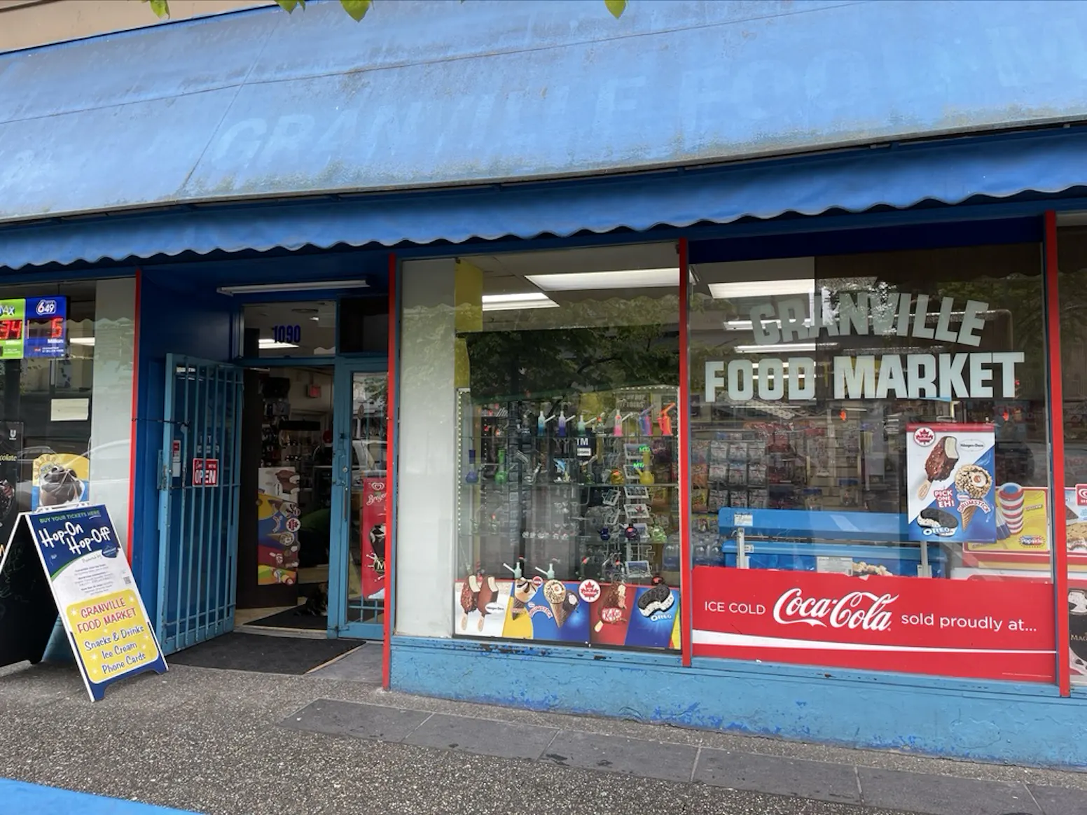 granville-food-market-vancouver-bc exterior