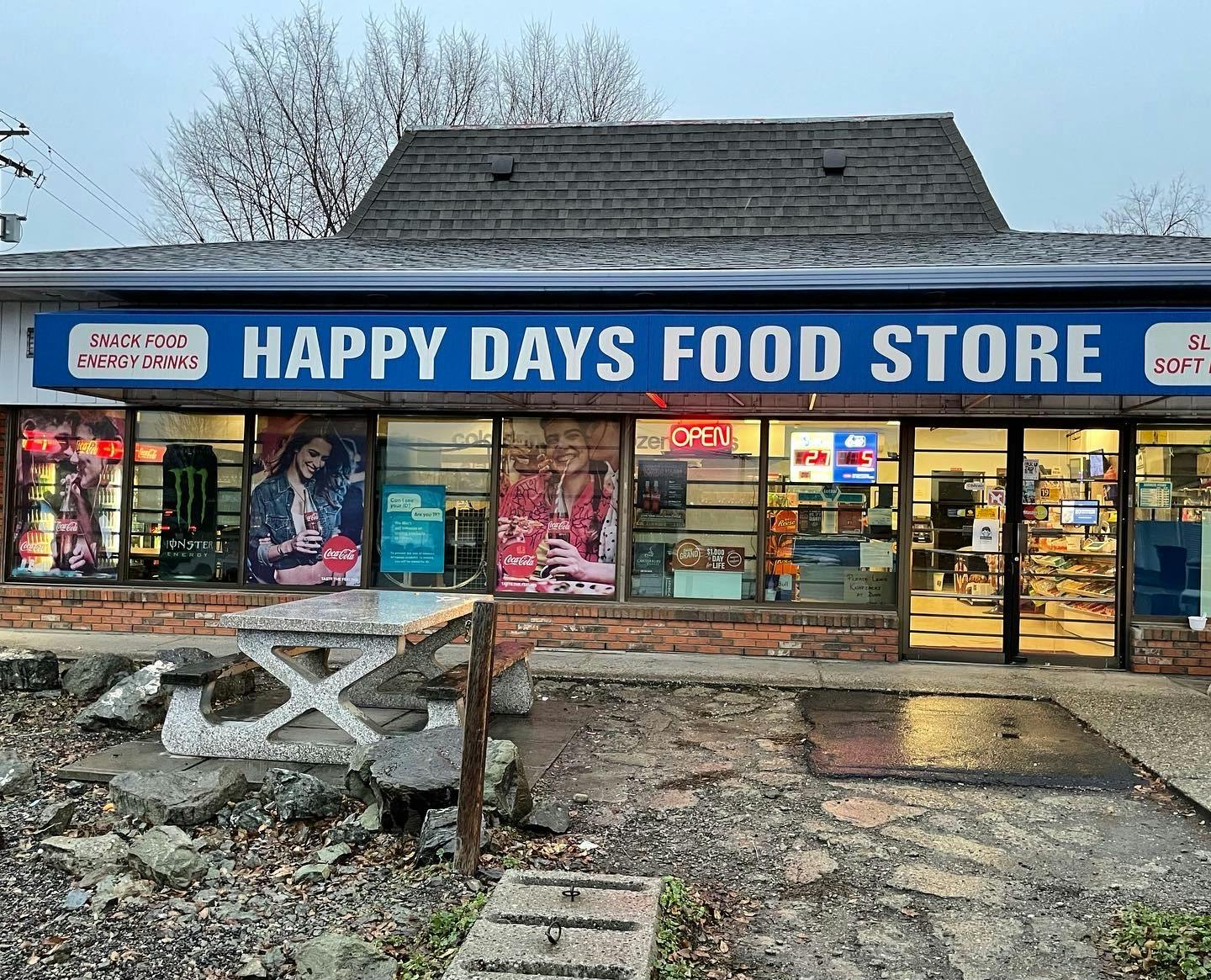 happy-days-food-store vernon storefront exterior
