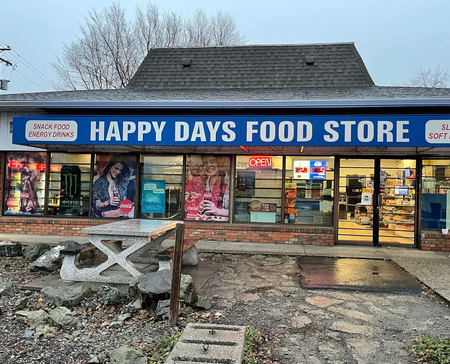 happy-days-food-store vernon storefront exterior