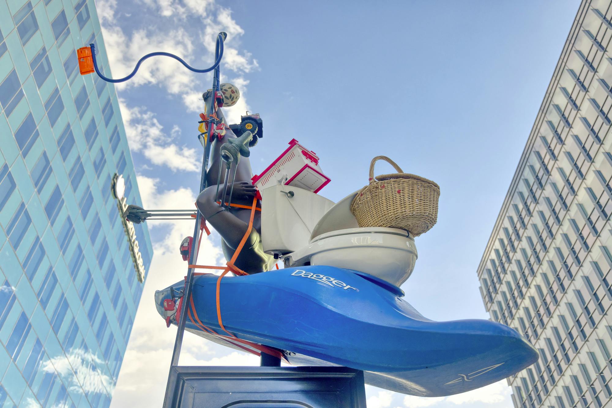 Gabriel Rico, La inclusion de mi raza, Tail Tracks Plaza, Colorado, 2022. Courtesy the artist, Black Cube, and the Biennial of the Americas. Photo: Third Dune Productions.