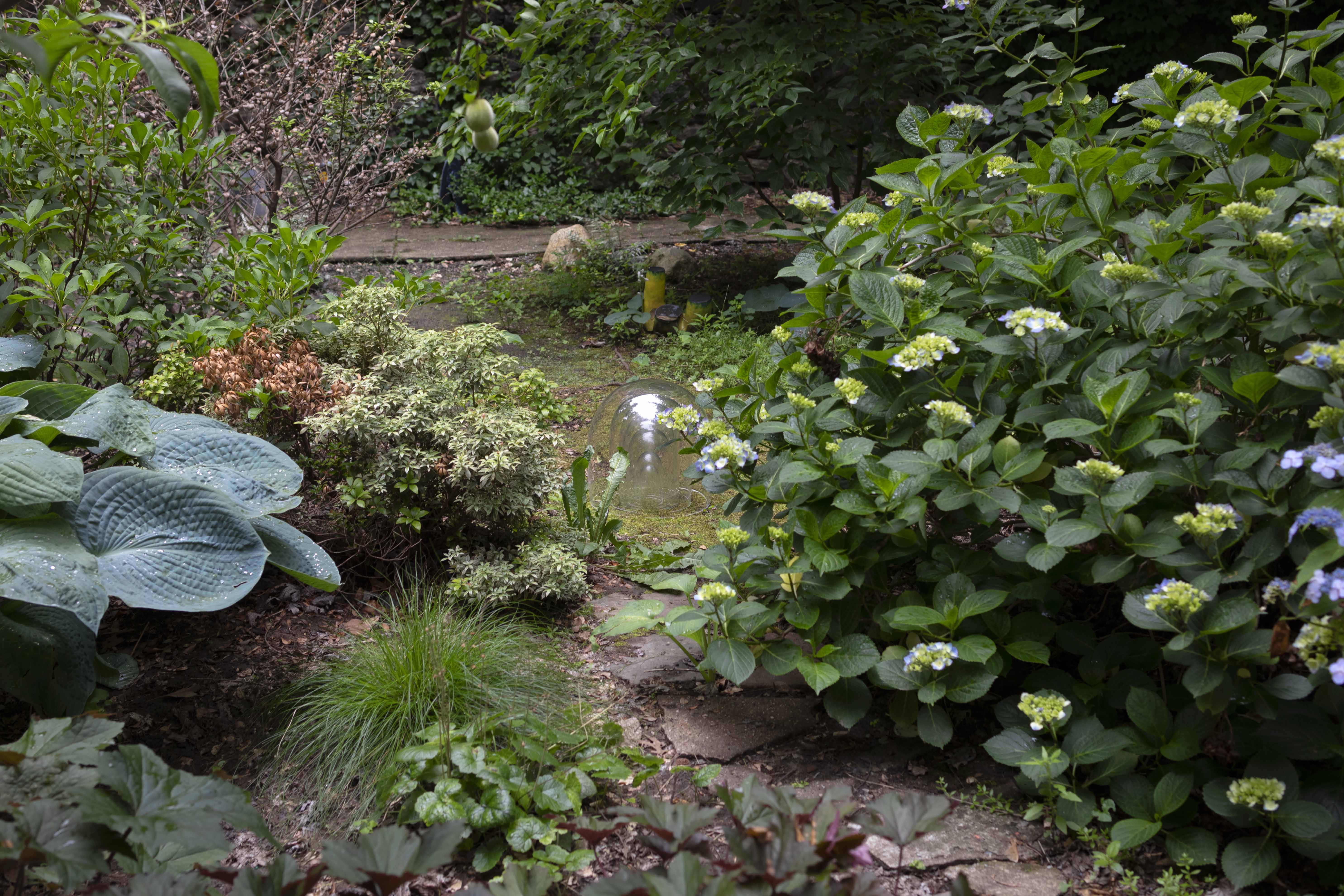 Image caption: Adam Milner, "Untitled", 2019, glass. Exhibited at Keiko's Studio Garden, Manhattan, NY.