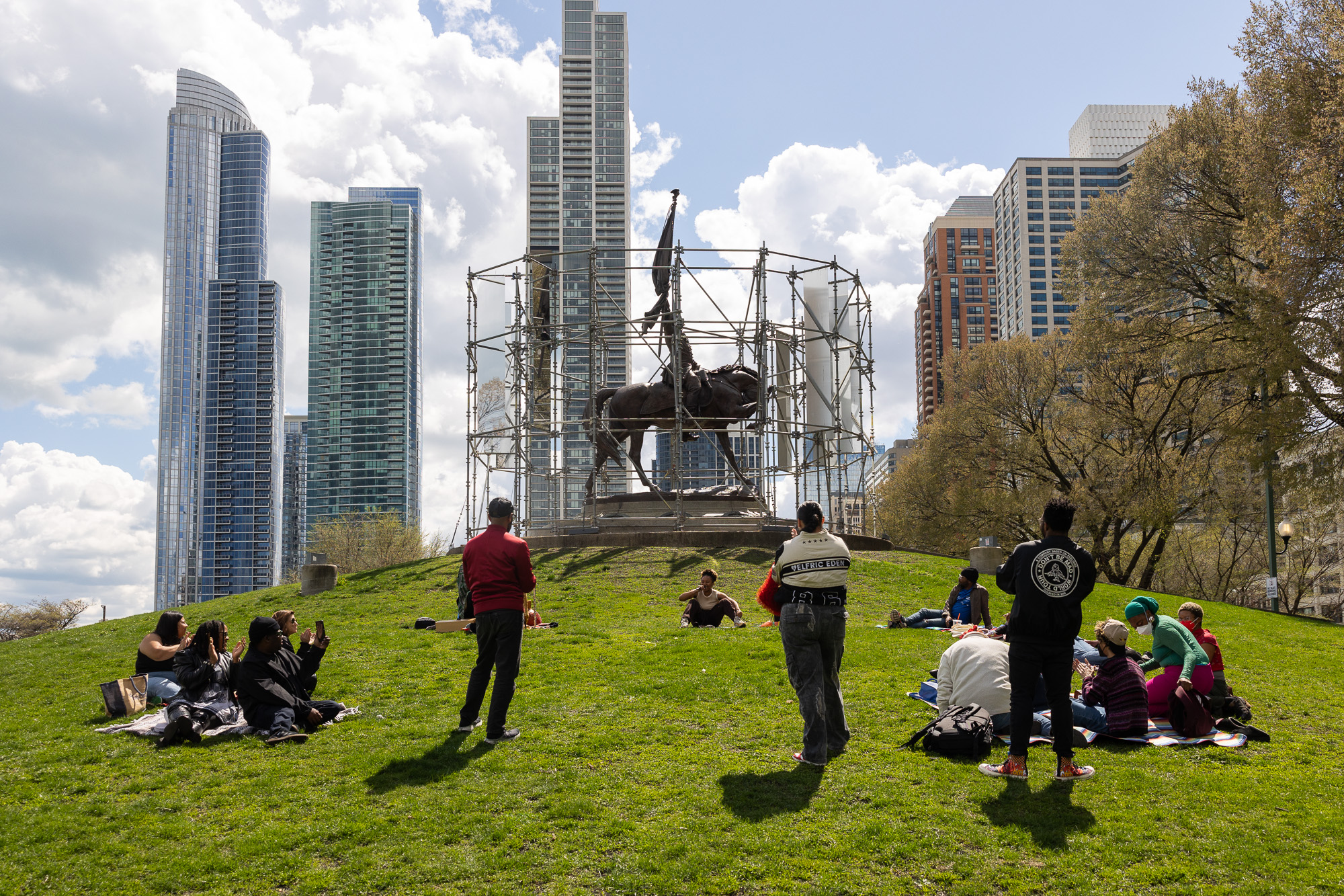 Black Cube - Brendan Fernandes on New Monuments | Chicago - undefined
