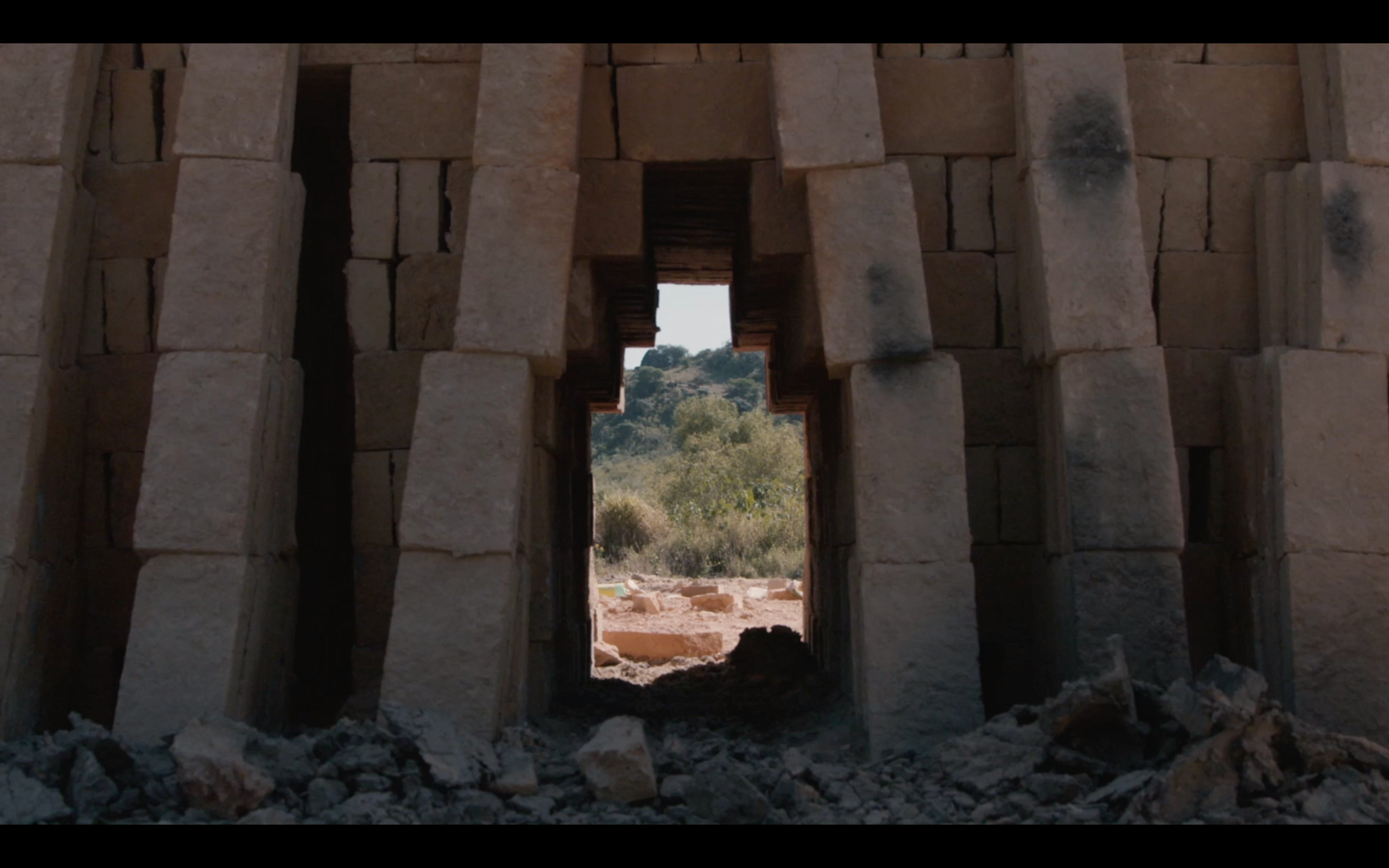 Alejandro Almanza Pereda on De esos polvos estos barros