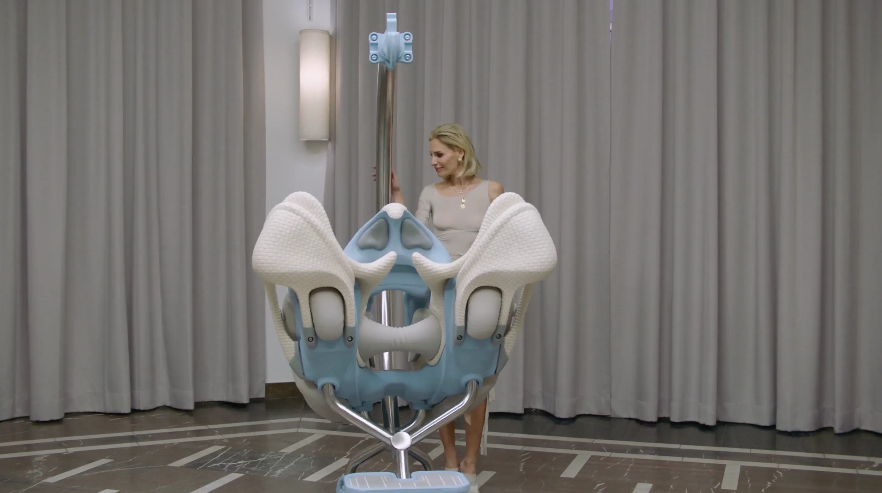 Anna Uddenberg, "Useless Sacrifice" (film still), 2023. Co-directed by Uddenberg and Thyago Sainte. Co-commissioned by Black Cube Nomadic Art Museum, The Perimeter (London), and Kraupa-Tuskany Zeidler (Berlin).