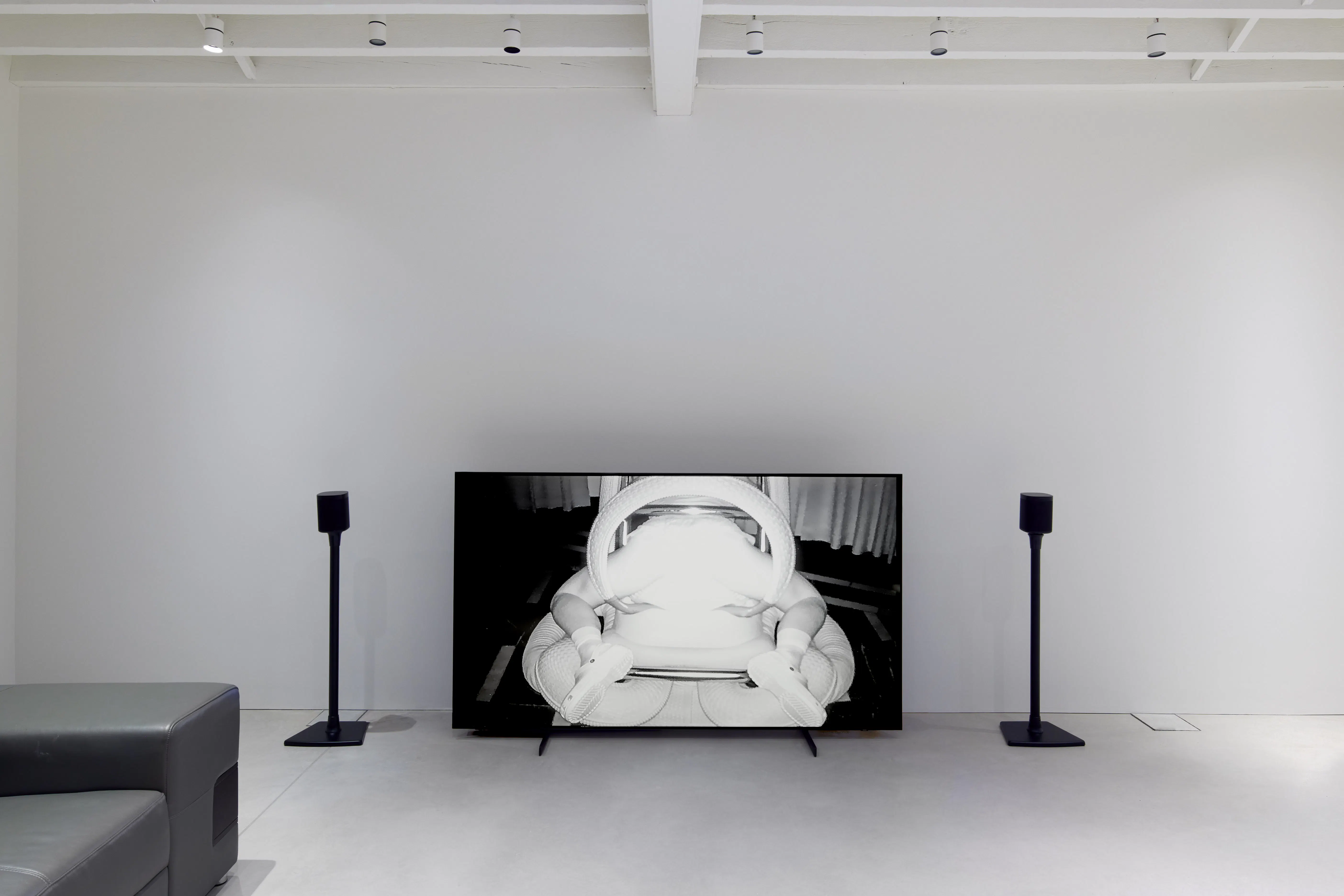 Anna Uddenberg, "Useless Sacrifice," 2023, installation view. Part of "Home Wreckers" at The Perimeter, London, UK. Courtesy the artist and Kraupa-Tuskany Zeidler, Berlin. Photo: Stephen James.