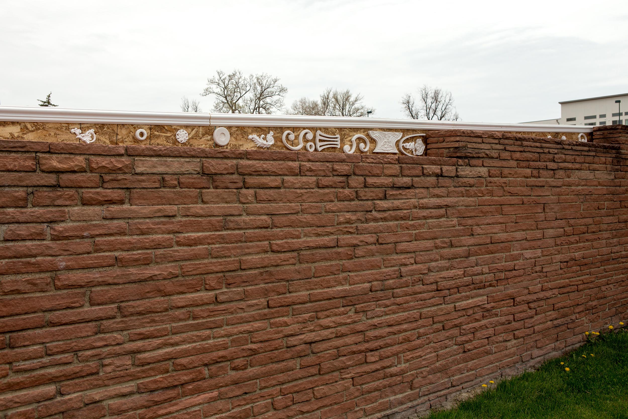 Derrick Velasquez, New Brutal 2, Amphitheater at La Alma-Lincoln Park, Denver, CO. Courtesy of the artist and Black Cube. 