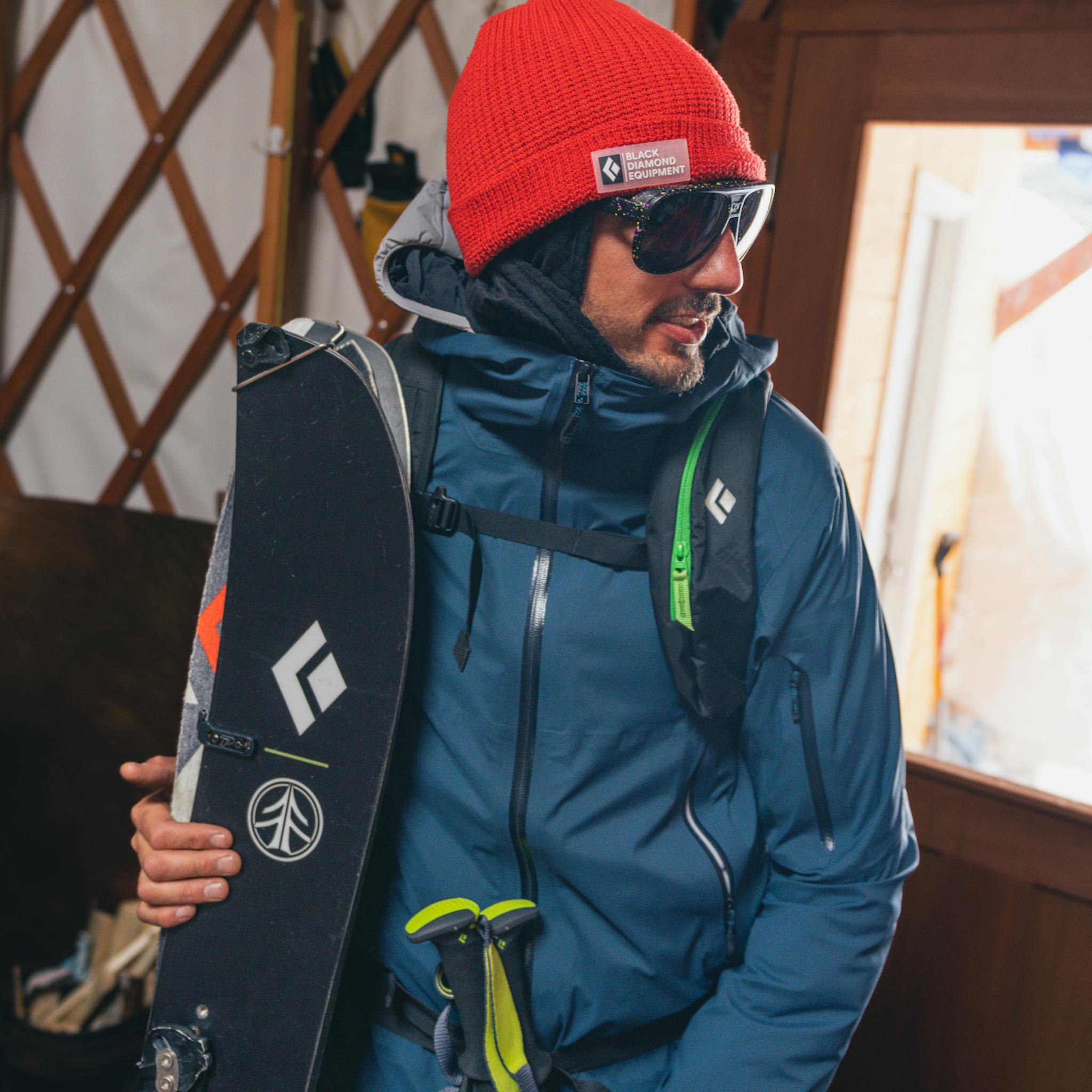 Black Diamond-Botschafter Justin Morgan trägt die Recon LT Ski Shell.