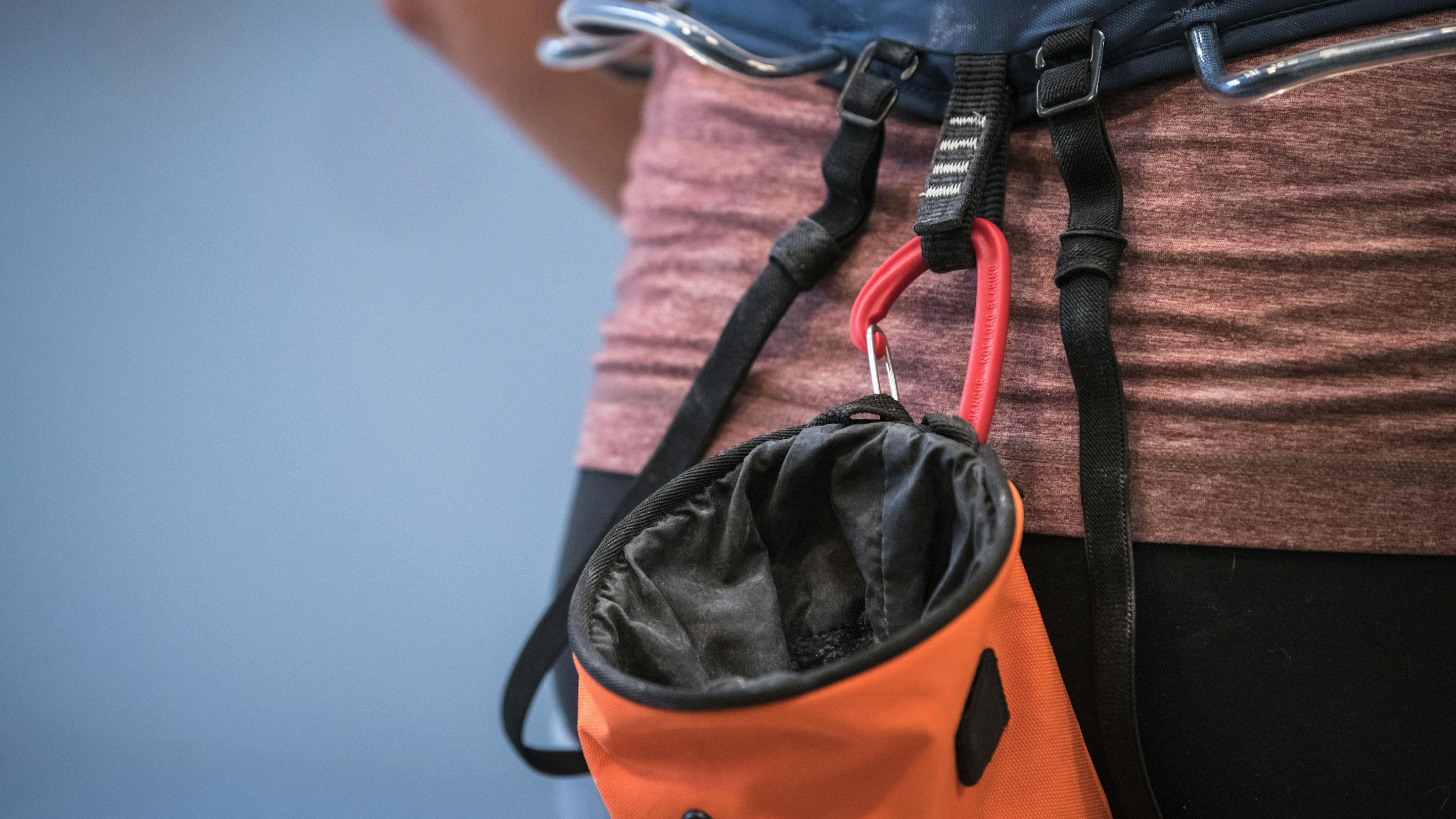 How I made a LEATHER CHALK BAG for CLIMBING