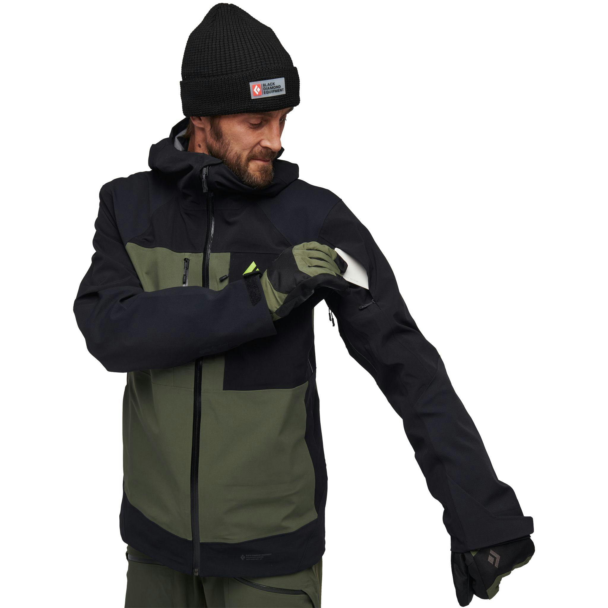 Recon Pro detail shot of left sleeve pass pocket