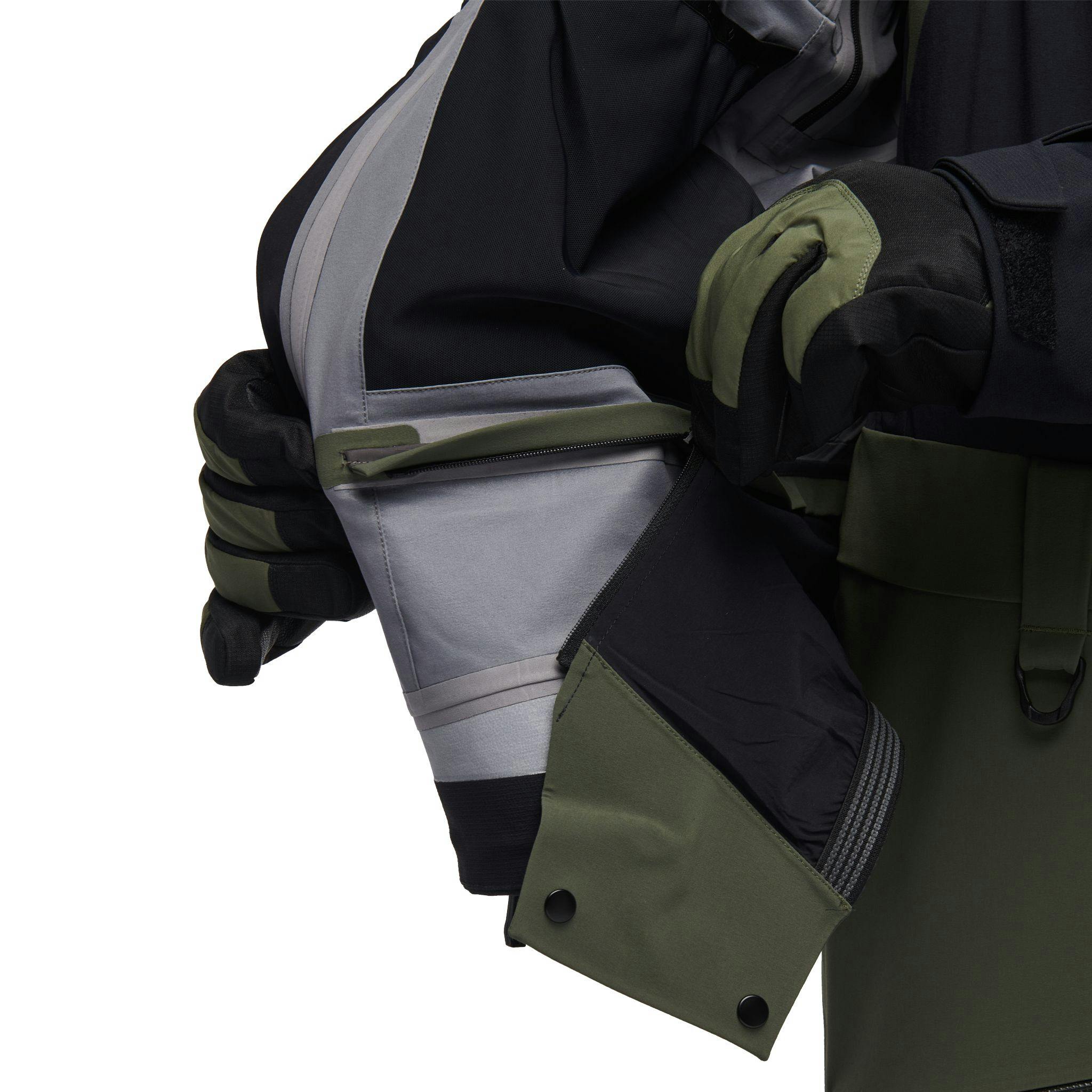 Recon Pro detail shot of removable snow skirt
