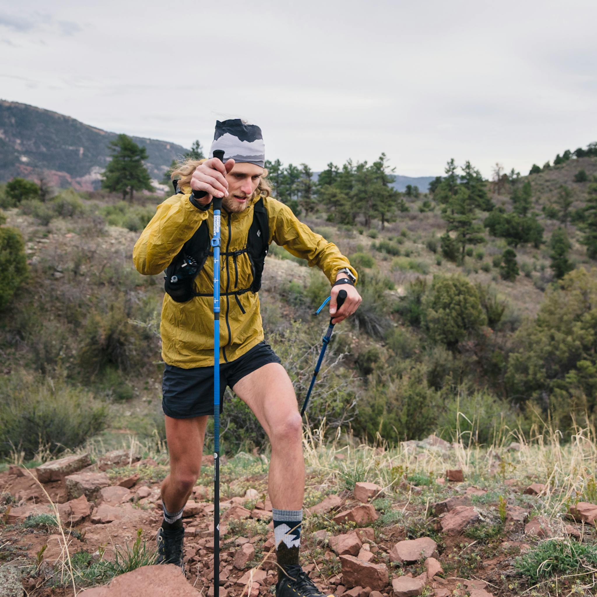 Runner using Distance Carbon FLZ trekking poles
