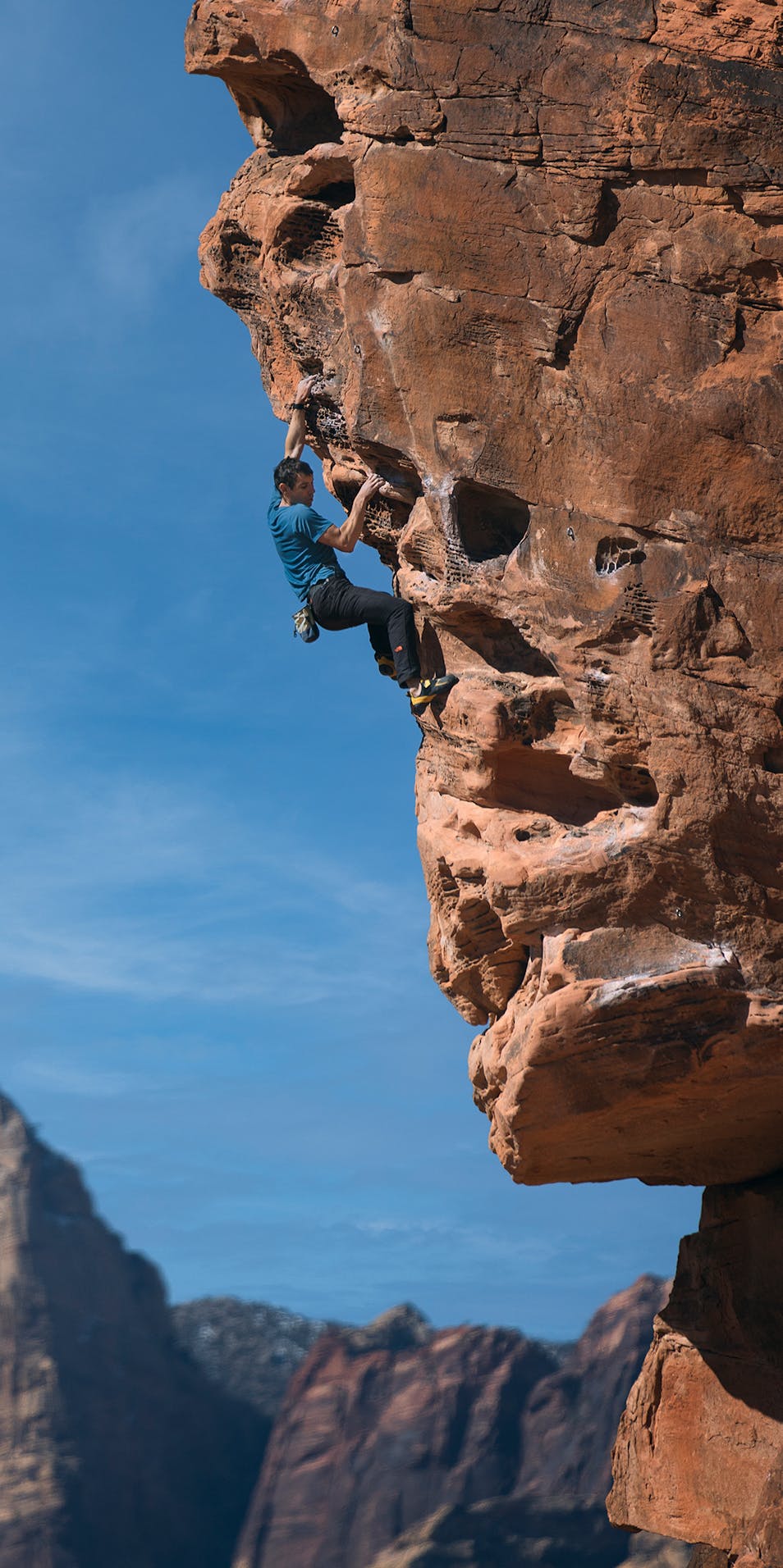 BD Athlete Alex Honnold bouldering in Nevada, USA