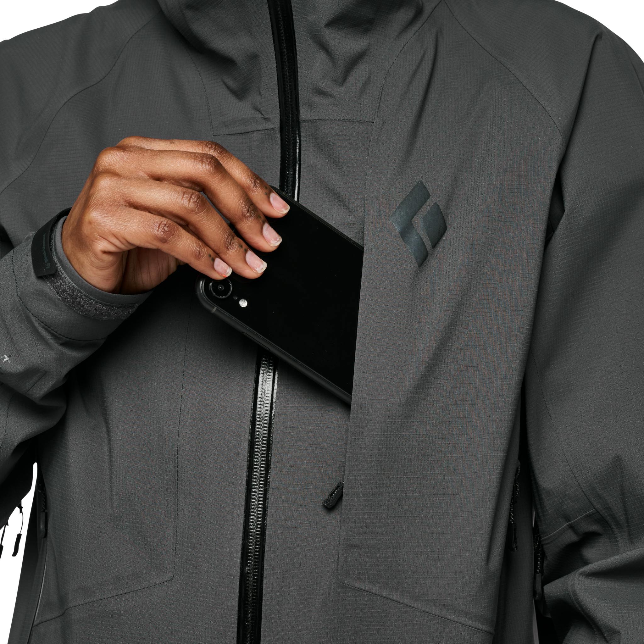 Die HighLine ist voll ausgestattet, mit einer Brust- und zwei Eingrifftaschen und BD.dry™