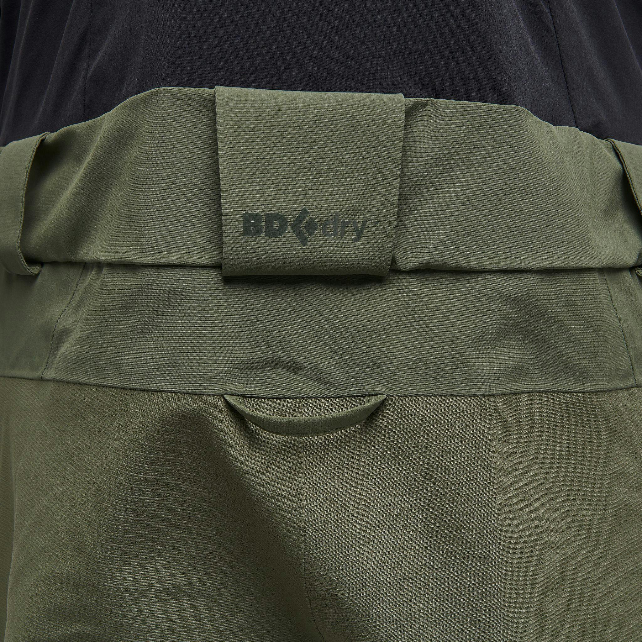 Recon Pro Bib detail shot BD.Dry Logo