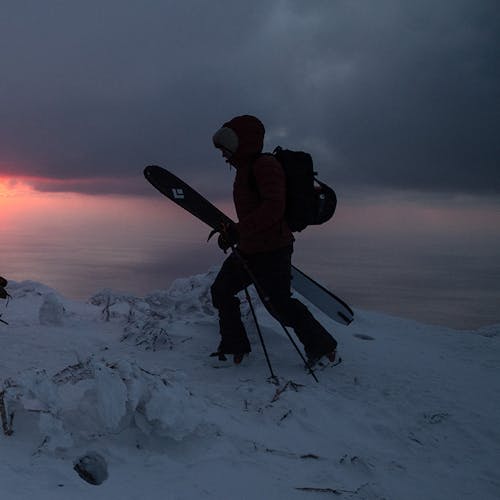 Parkin skiing