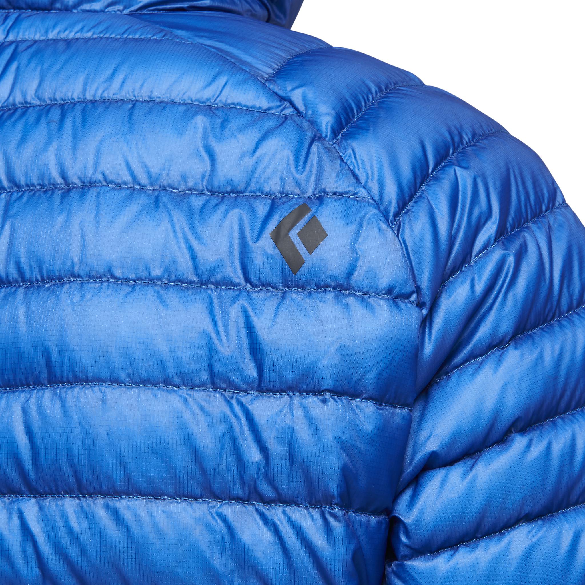 Detailaufnahme des Drifter Blue Approach Down Hoody