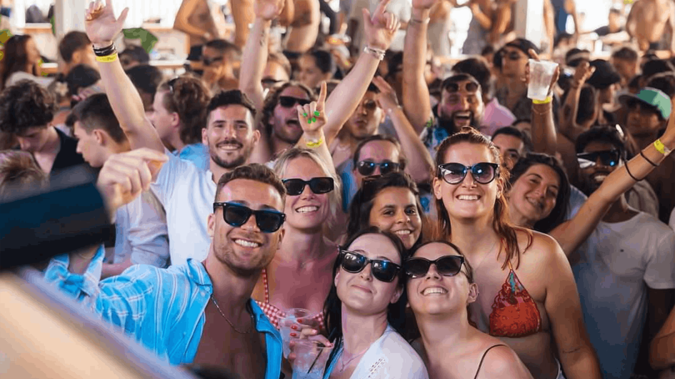 Ragazzi ad una festa a Corfù