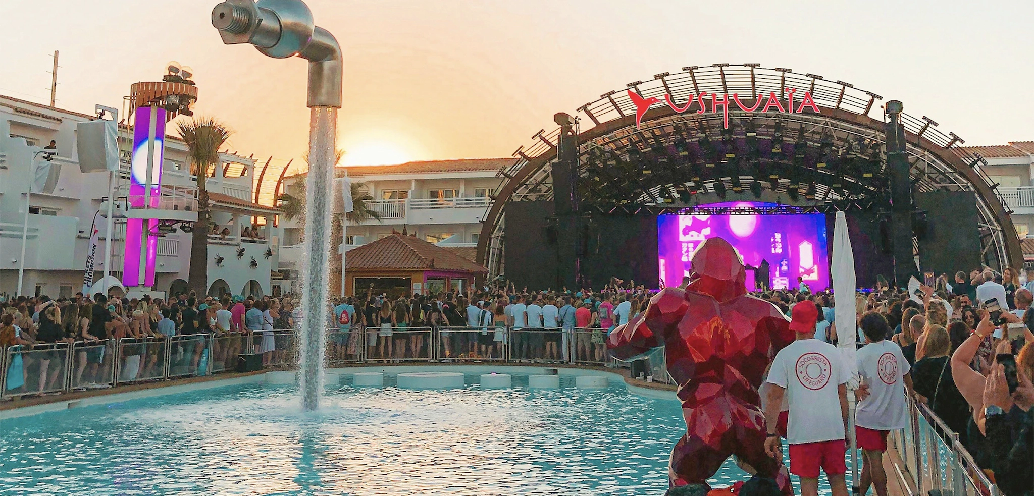 Ibiza festa in piscina
