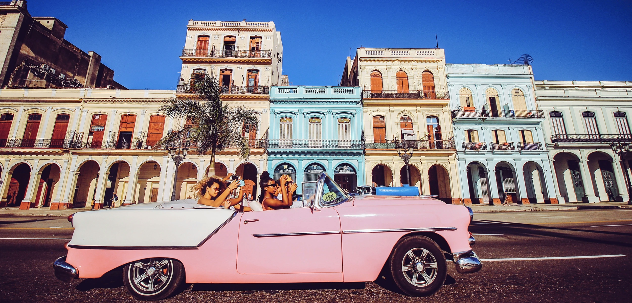 I viaggi organizzati a Cuba di Utravel ti portano in un mare da sogno.