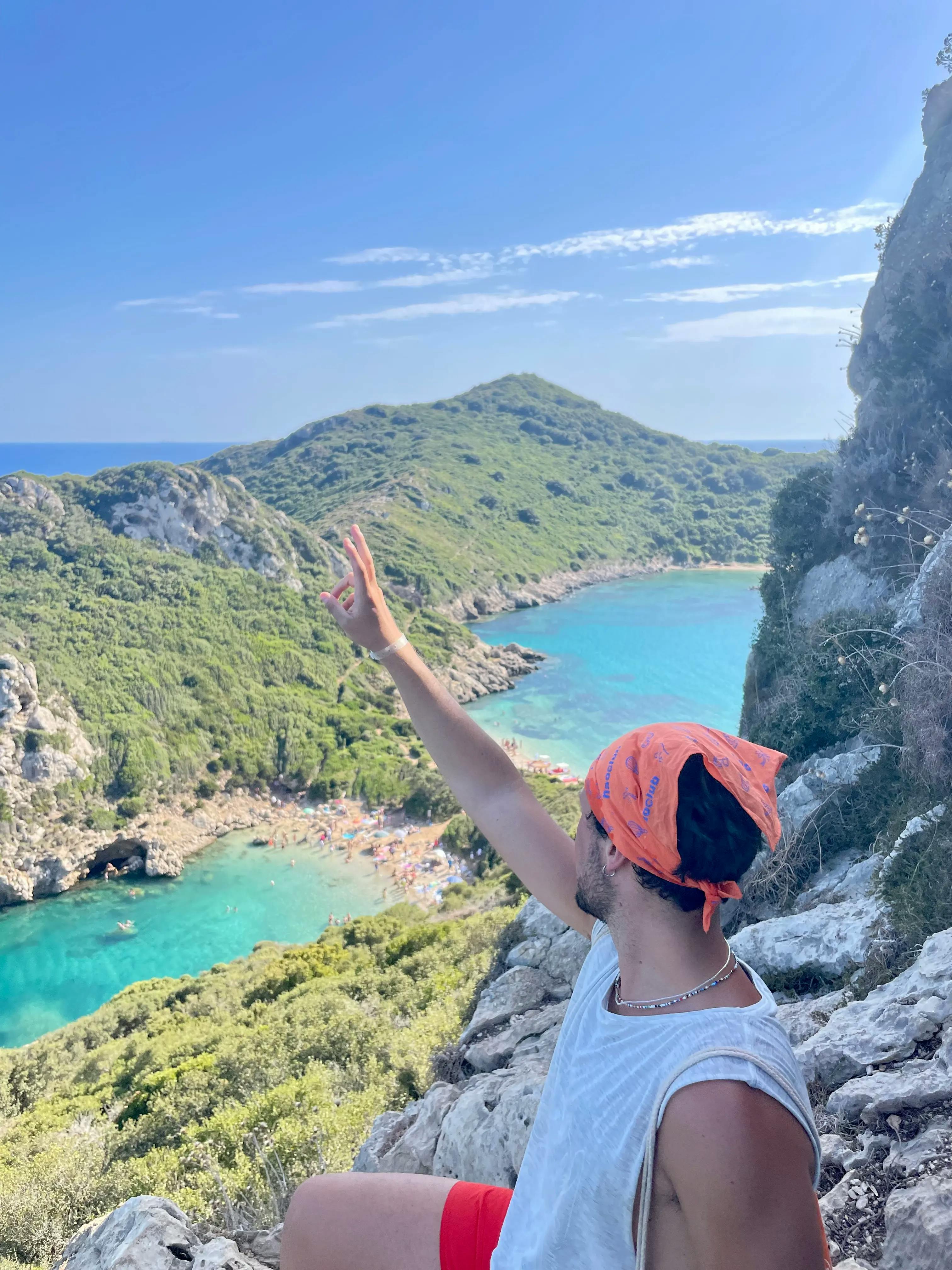 Corfù è un'isola greca di mare e paesaggi mozzafiato