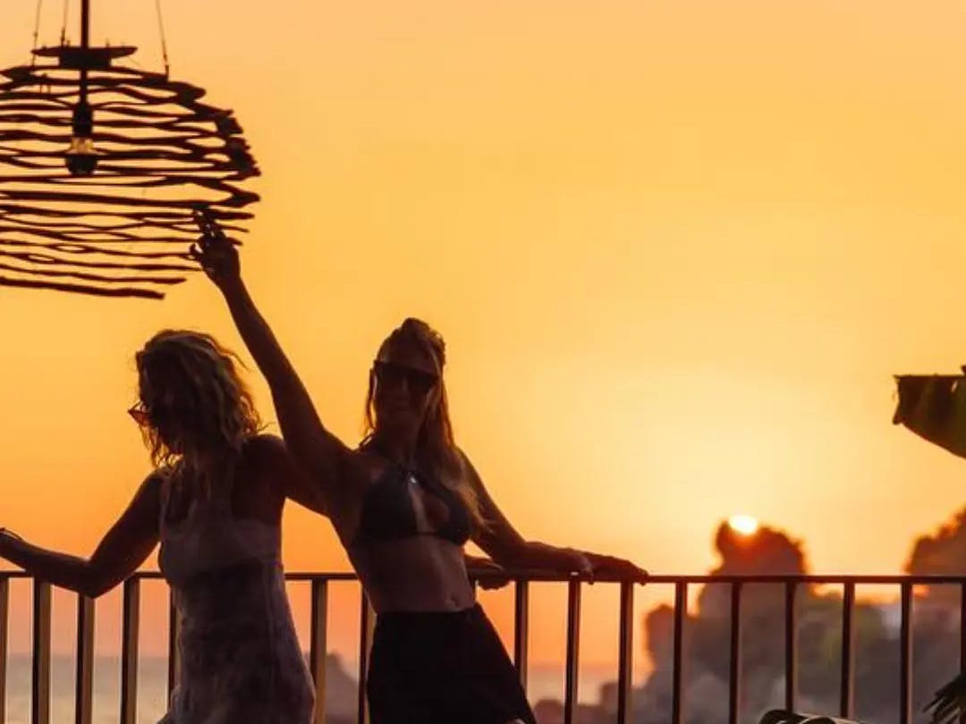 Esperienza a Corfù - Pazuzu Sunset Party