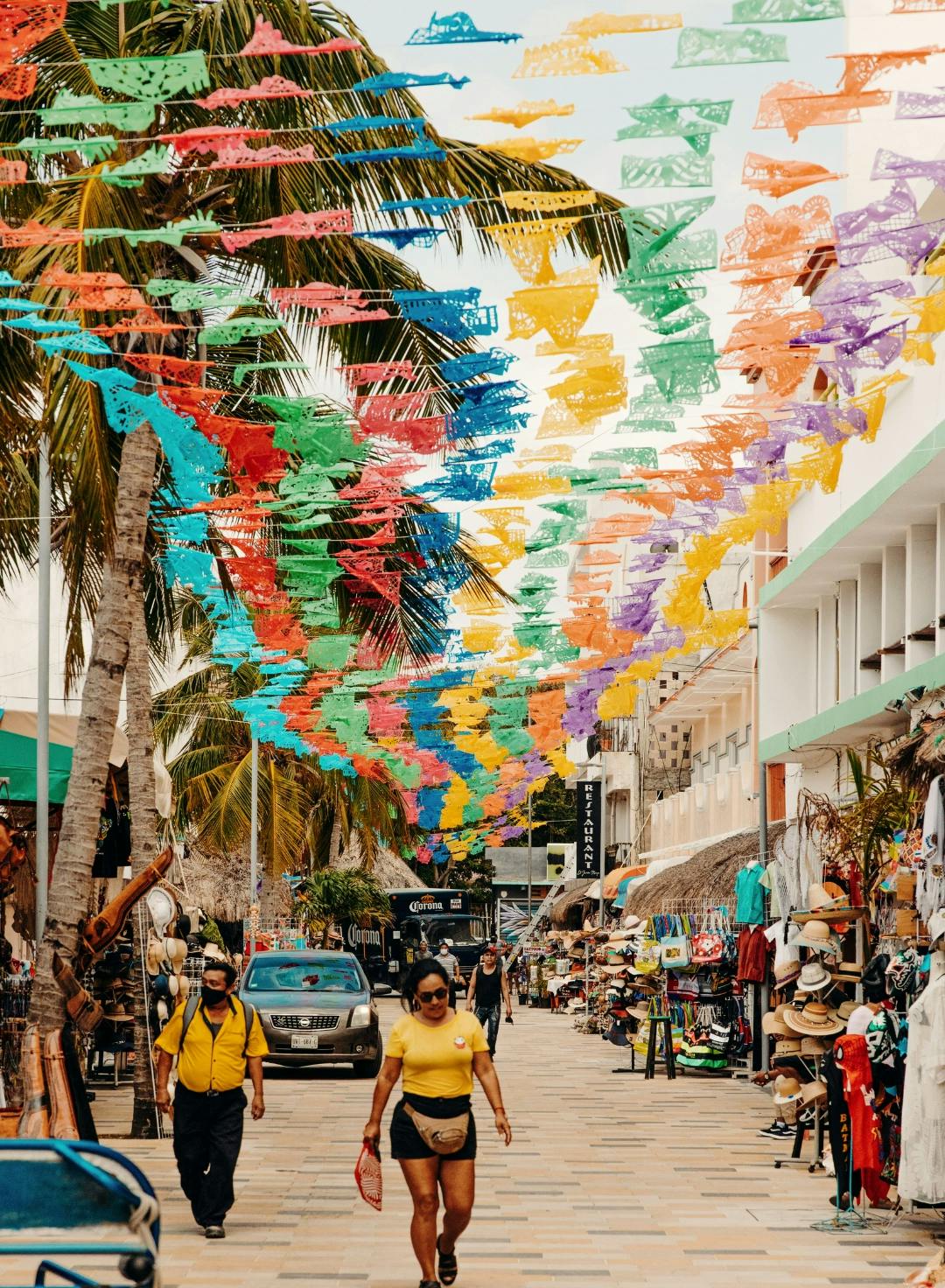 Quinta Avenida è la via principale di Playa del Carmen