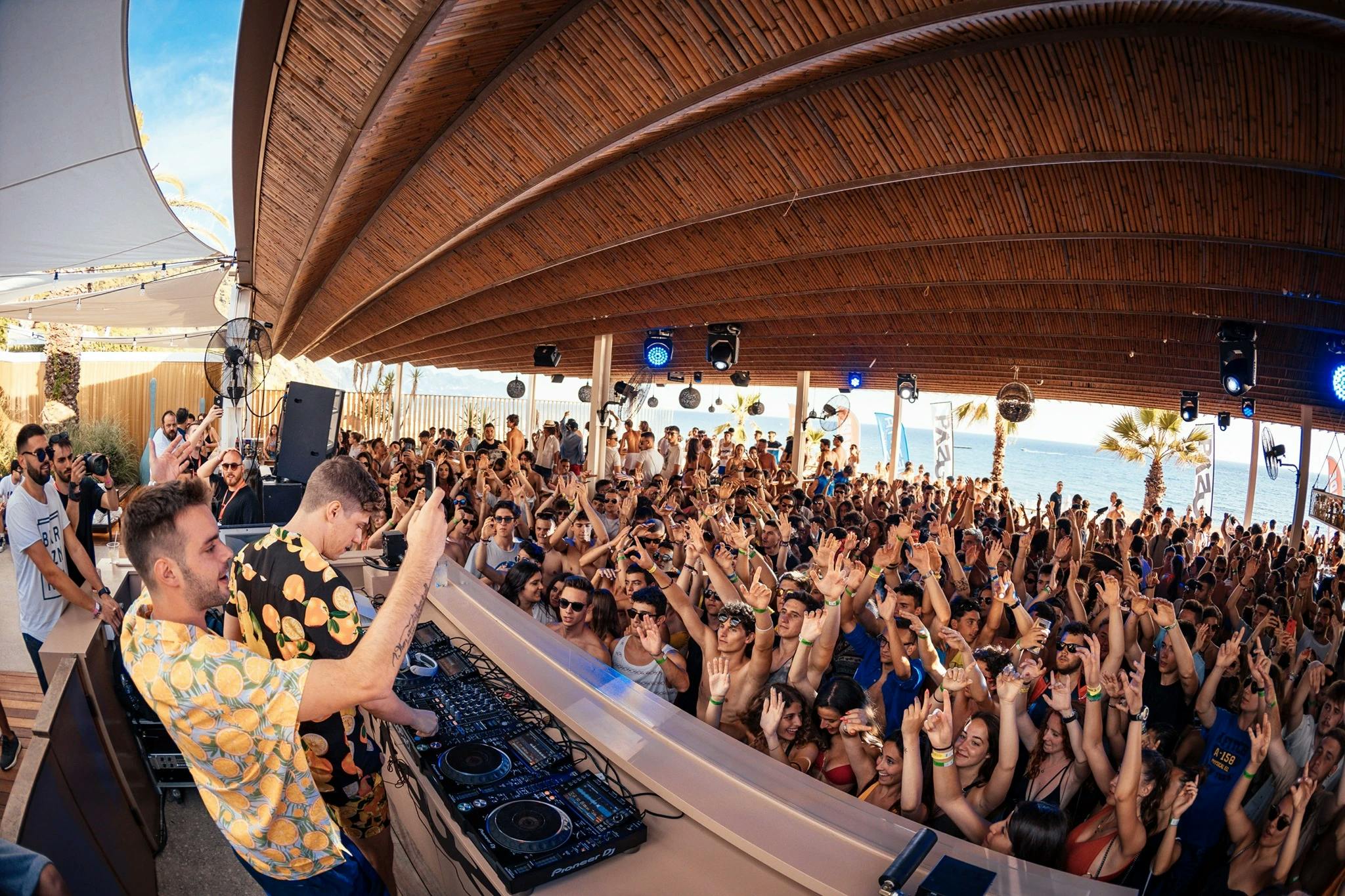 Pazuzu Beach Club a Corfù