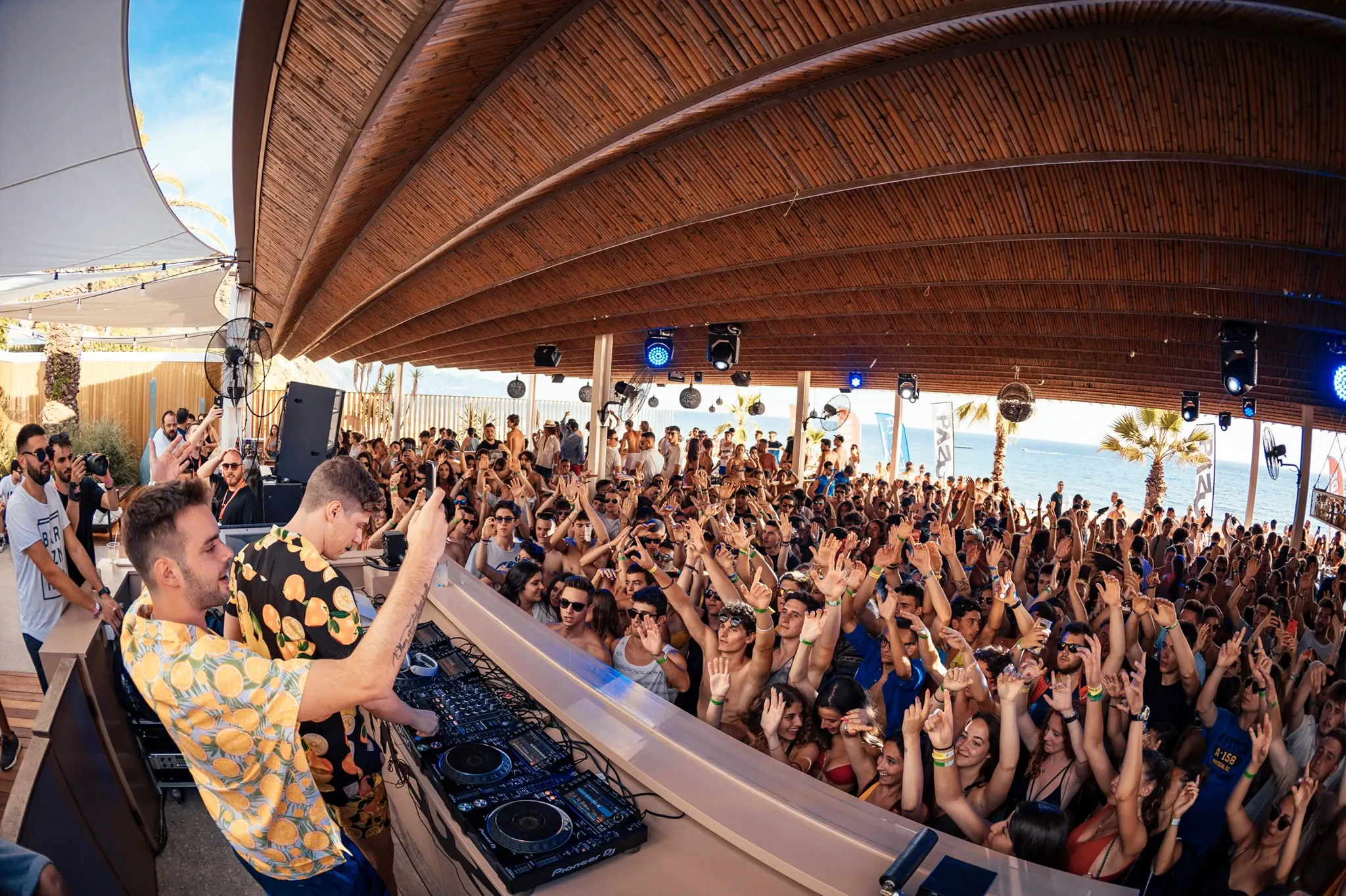 Pazuzu Beach Club a Corfù