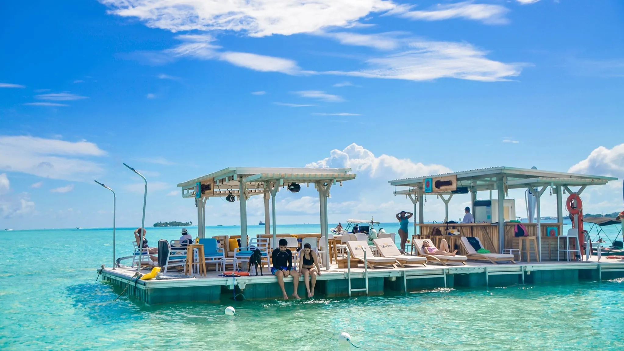 Ibiza Floating Bar a San Andres