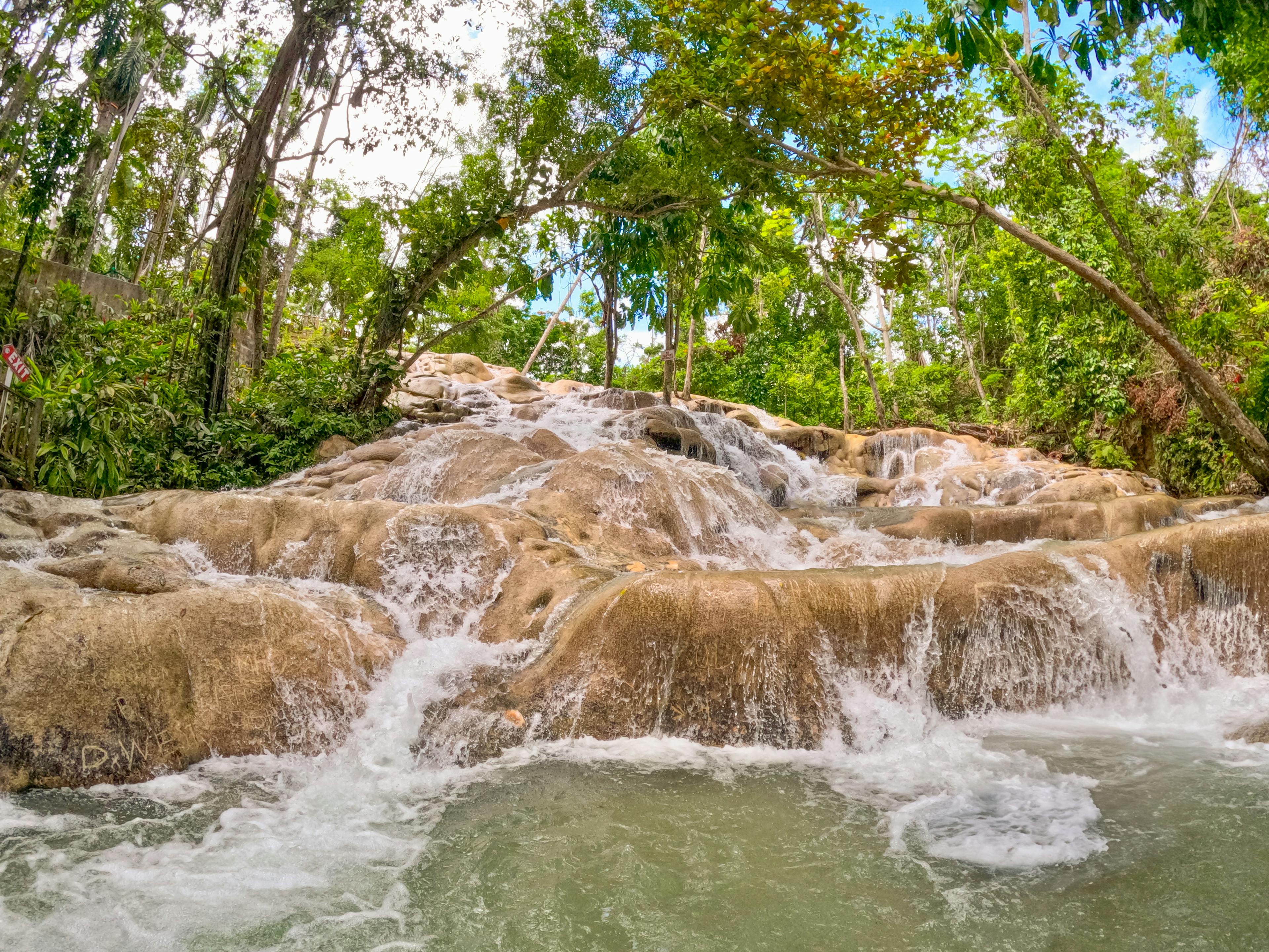 Cascate del Balck River in primo piano