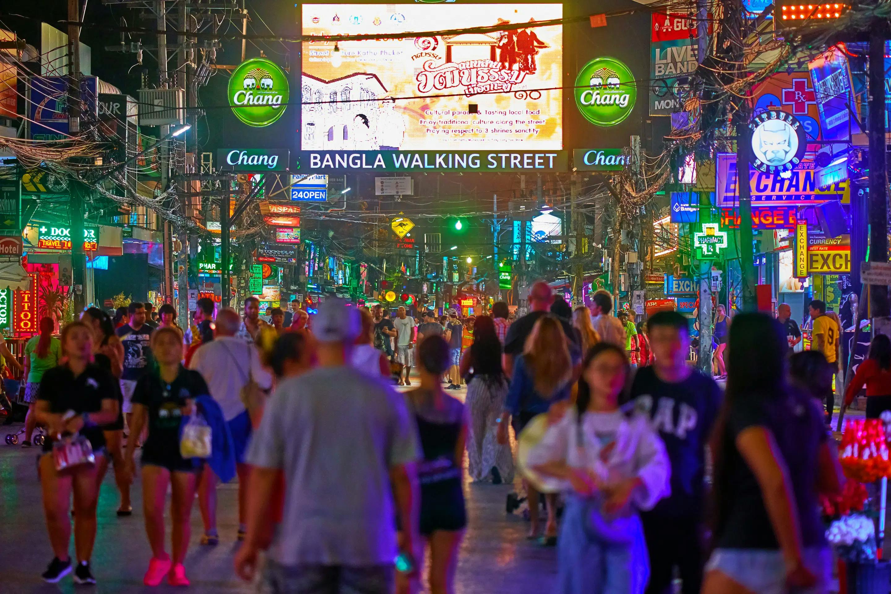 Bangla Road è una delle attrazioni principali di Phuket