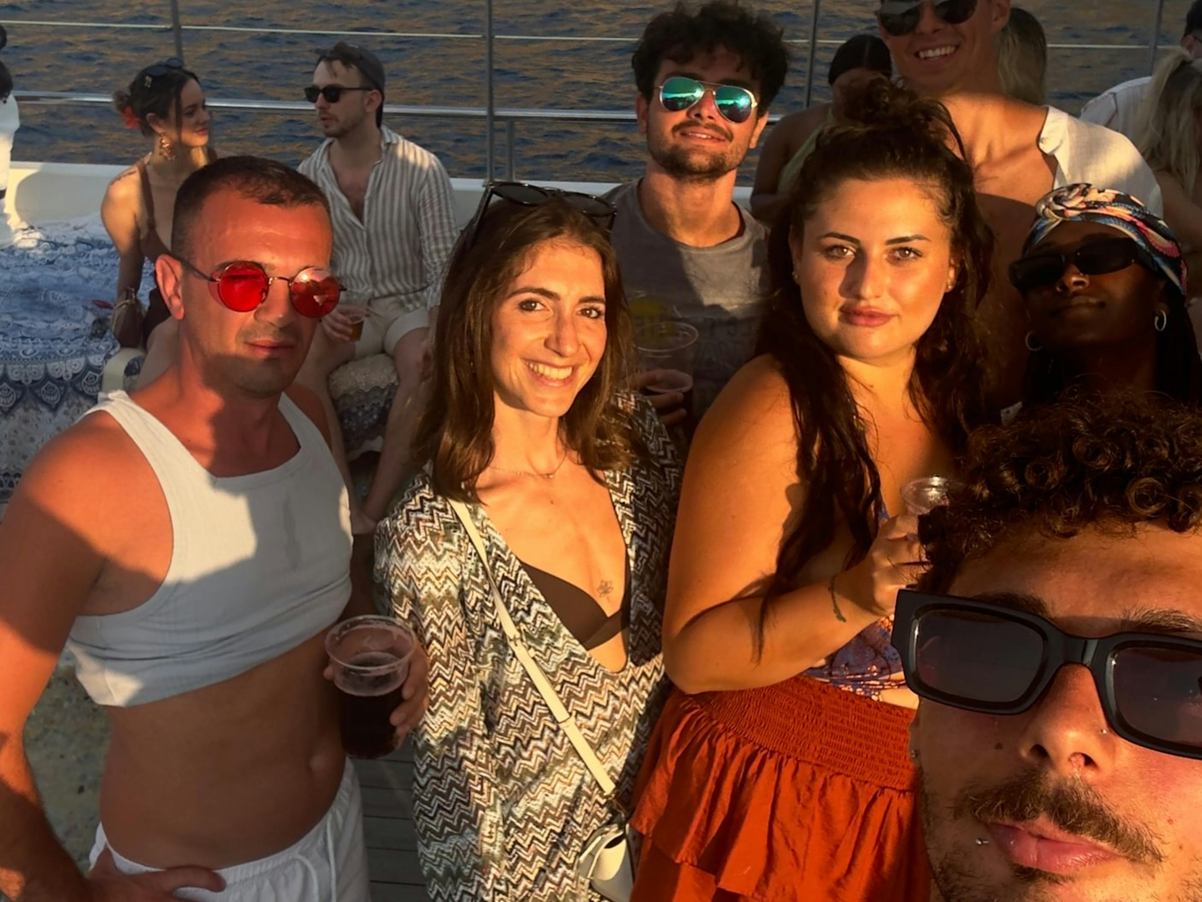 Party Boat al tramonto ad Ibiza