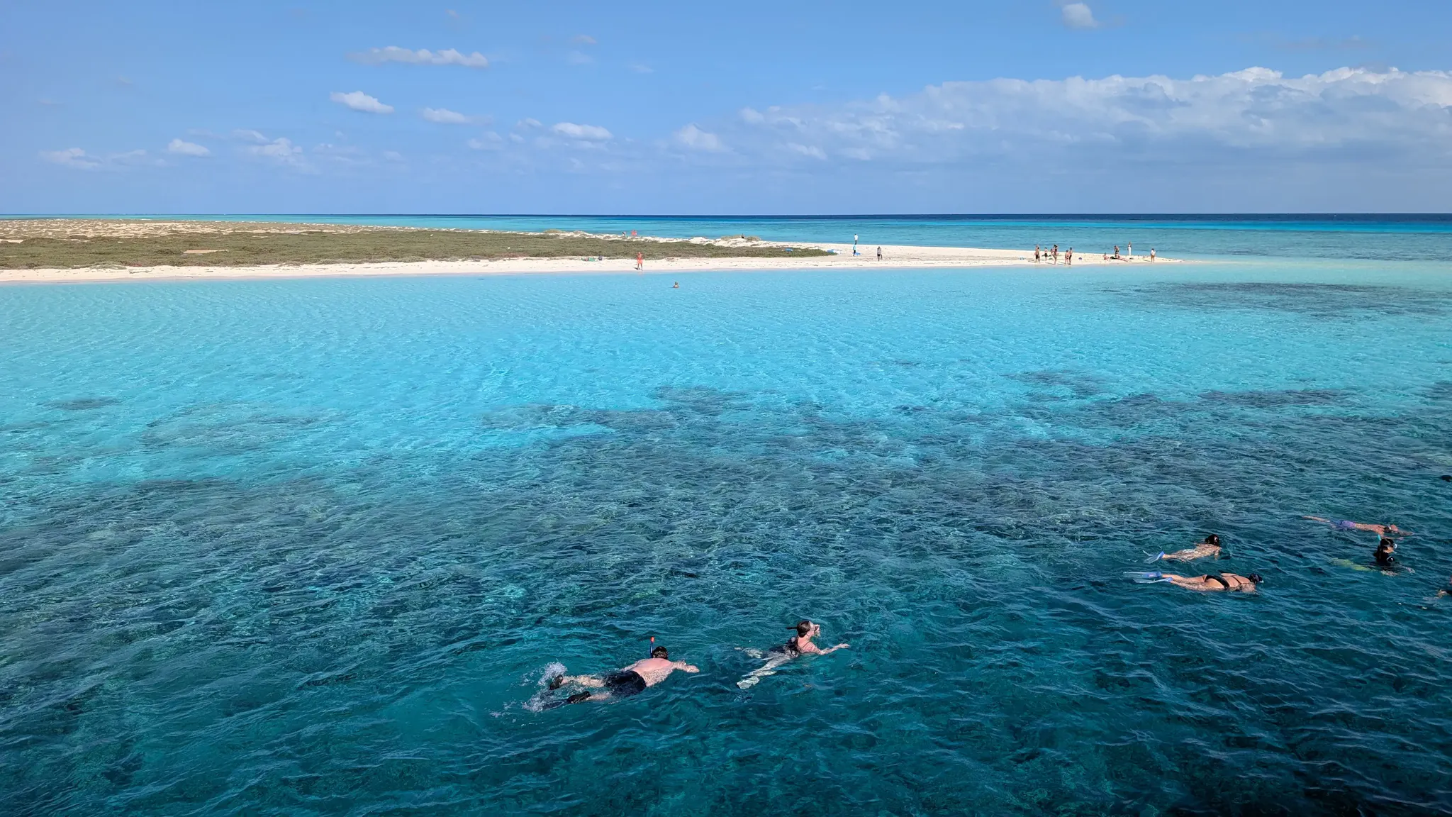 Fare snorkeling dalla spiaggia