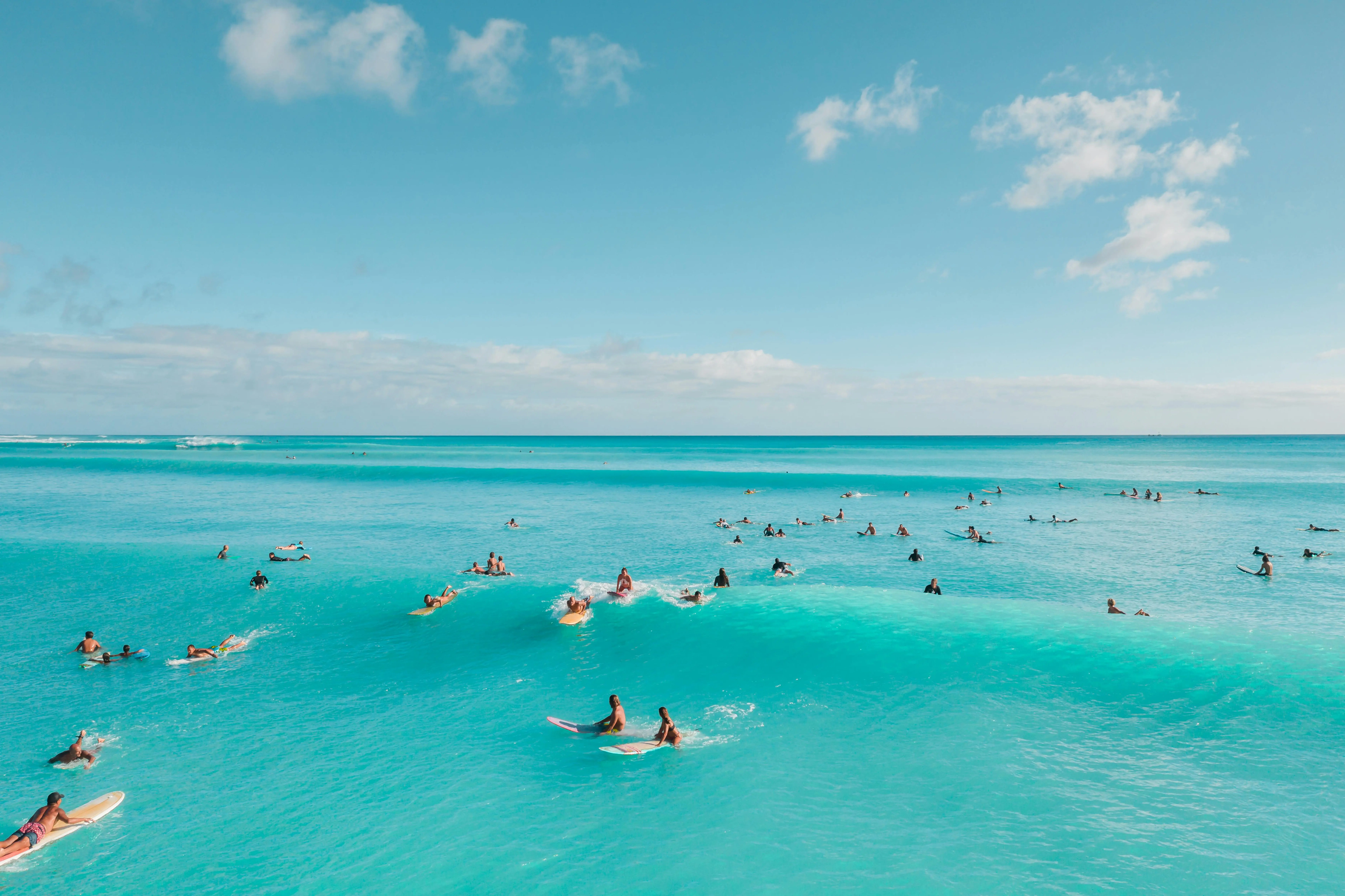 Dove fare surf in un mare turchese 
